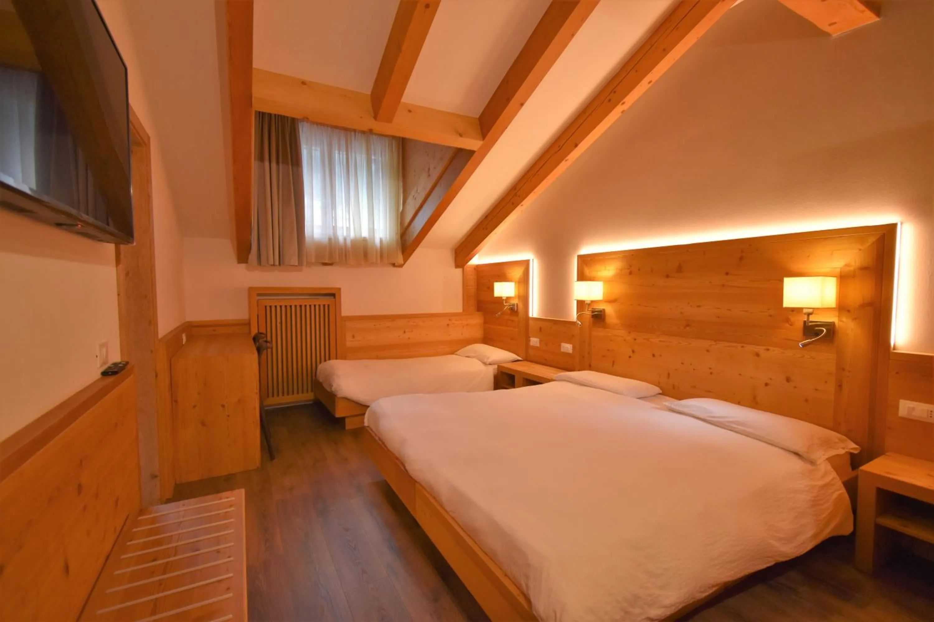 Bed in Hotel Garni Arnica ***S