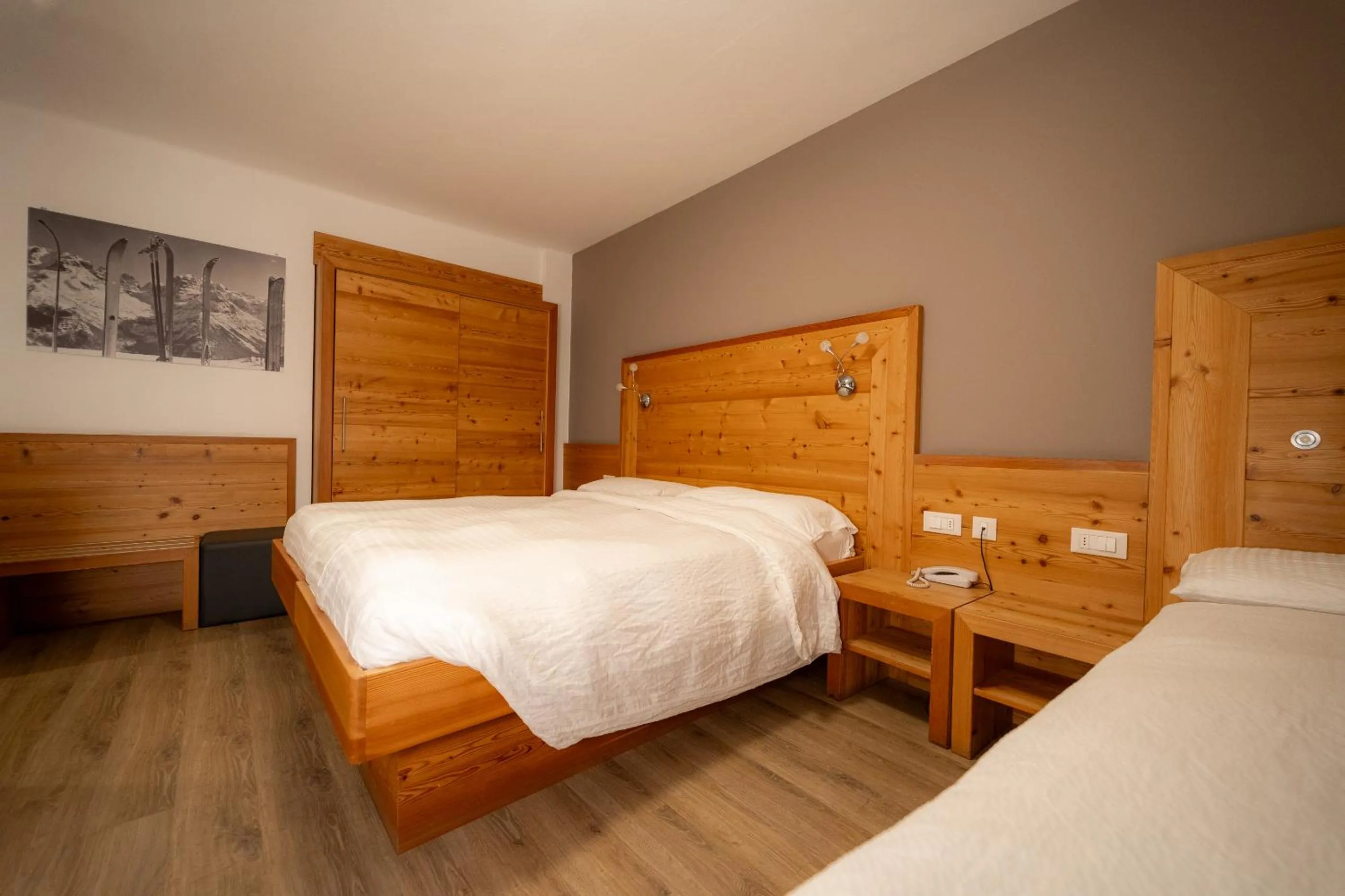 Bed in Hotel Garni Arnica ***S