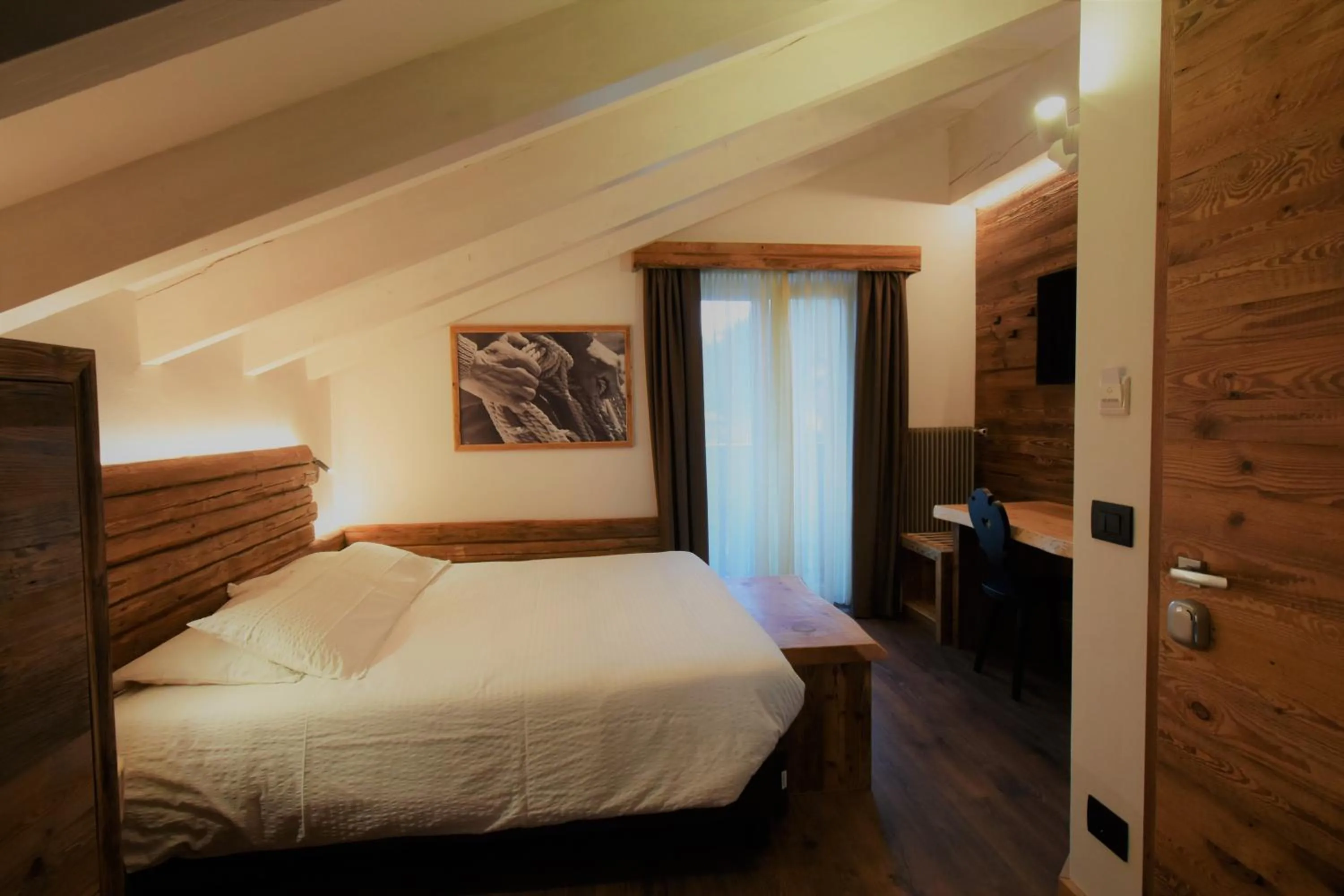 Bed in Hotel Garni Arnica ***S