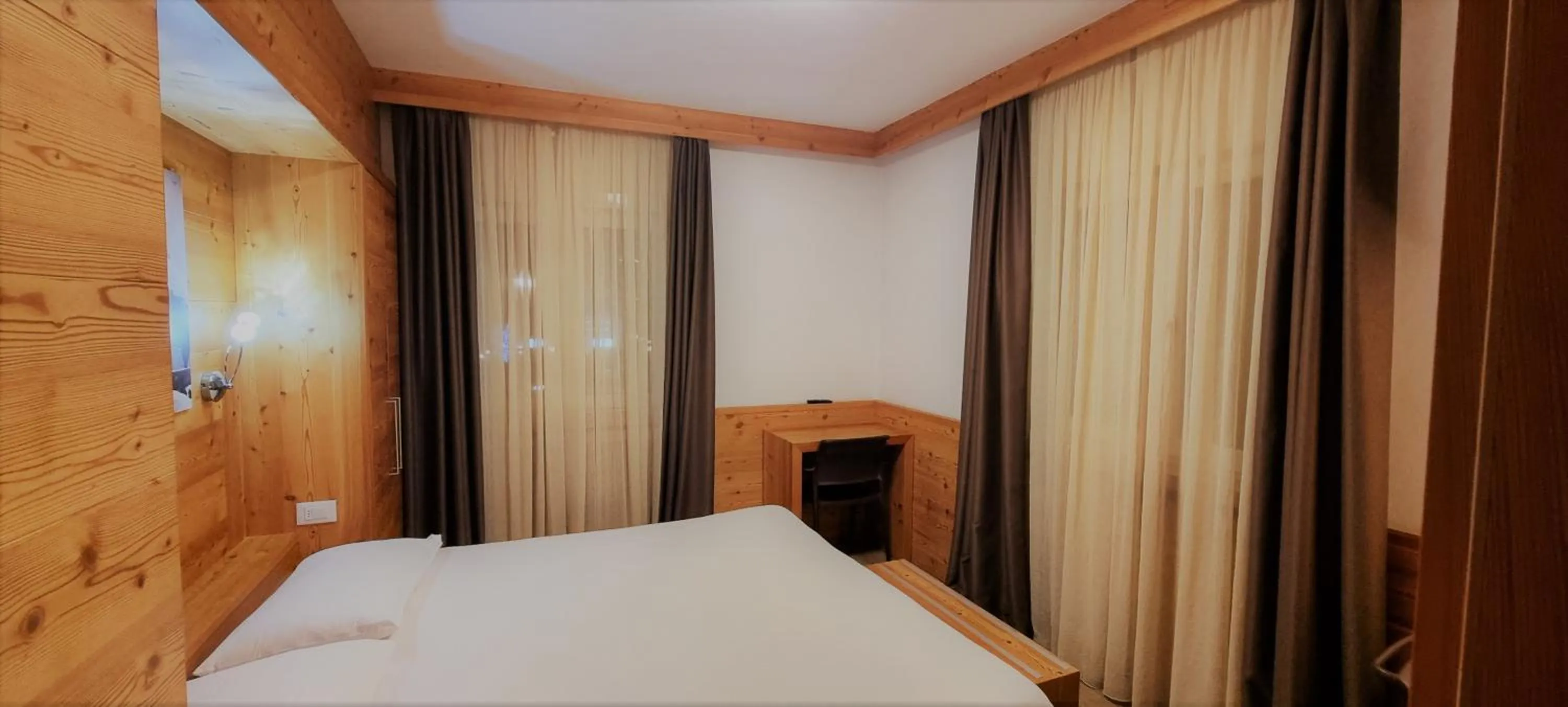 Bedroom, Bed in Hotel Garni Arnica ***S