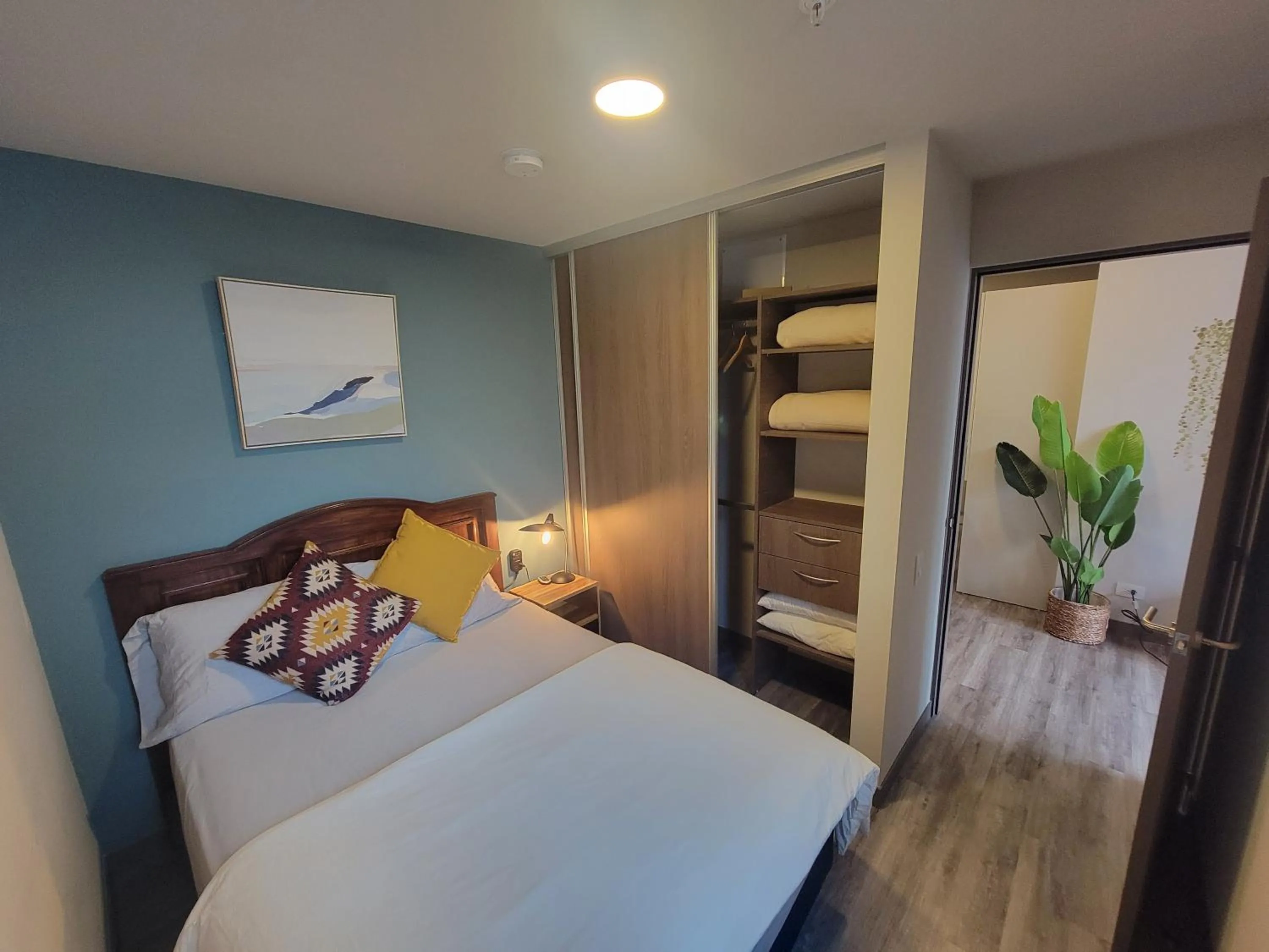Two-Bedroom Apartment in Cosmopolitan APT 1407, 5 Star Facilities, 15m SJO Airport, Parking, Pool, Gym
