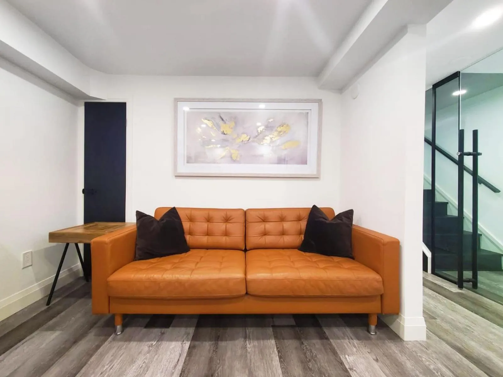 Renovated Guest Suite Near The Lake & High Park in Toronto!