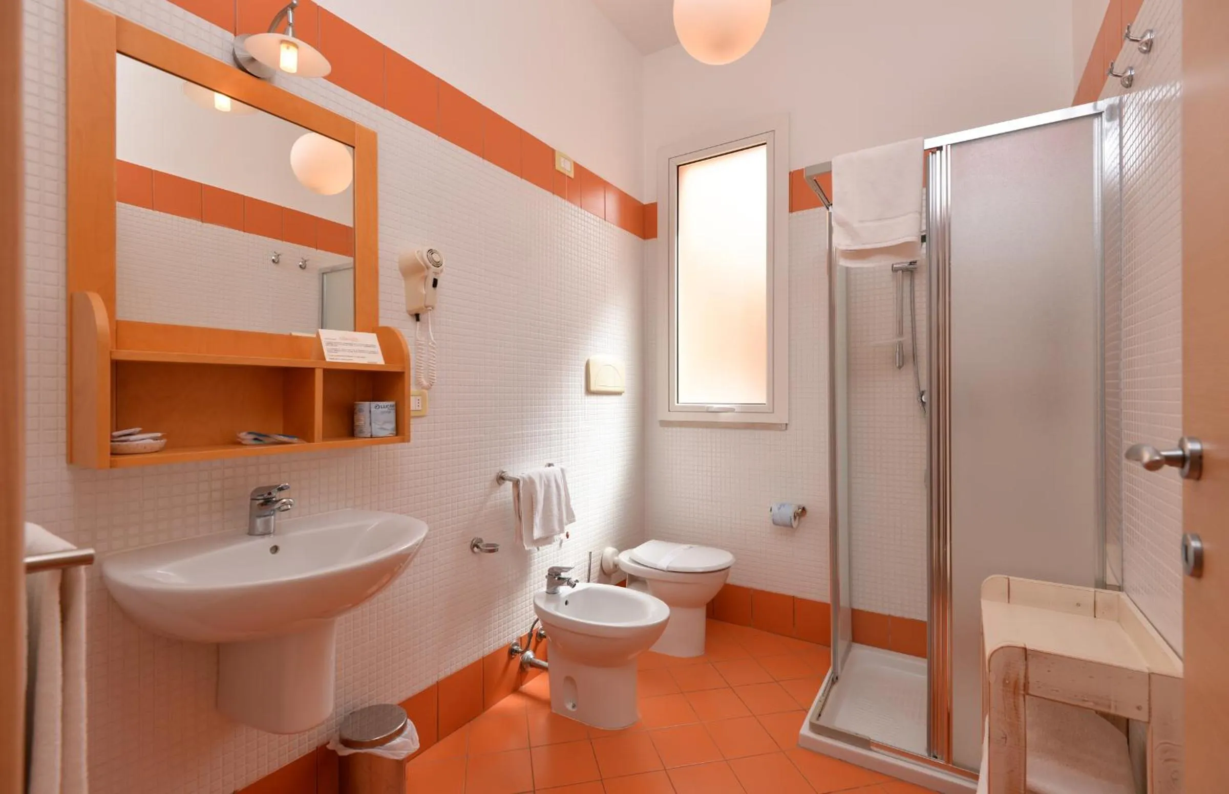 Shower in Il Tabacchificio Hotel