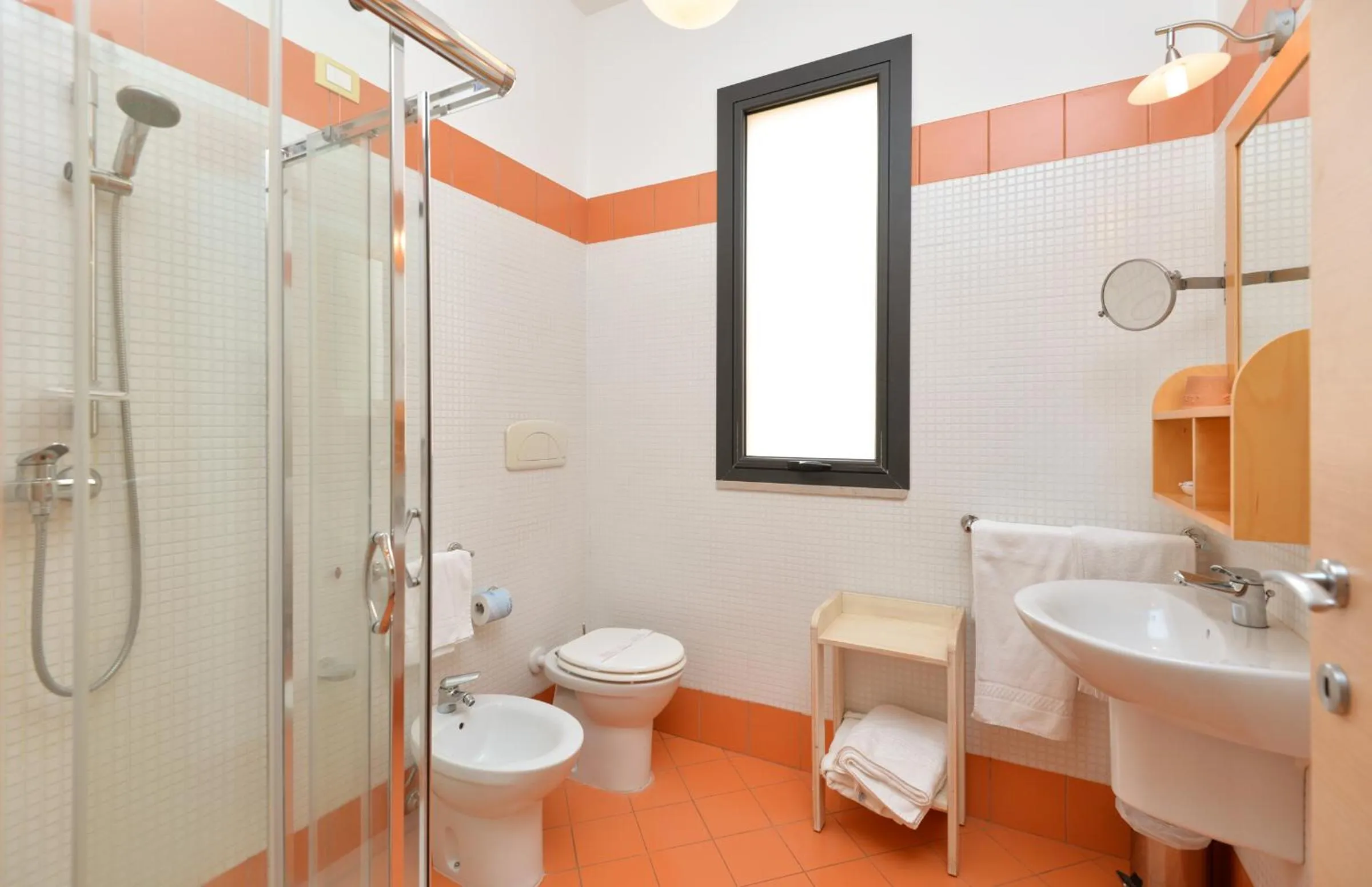 Shower in Il Tabacchificio Hotel