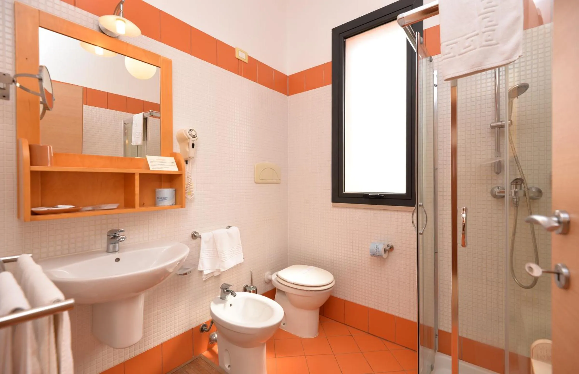 Shower in Il Tabacchificio Hotel