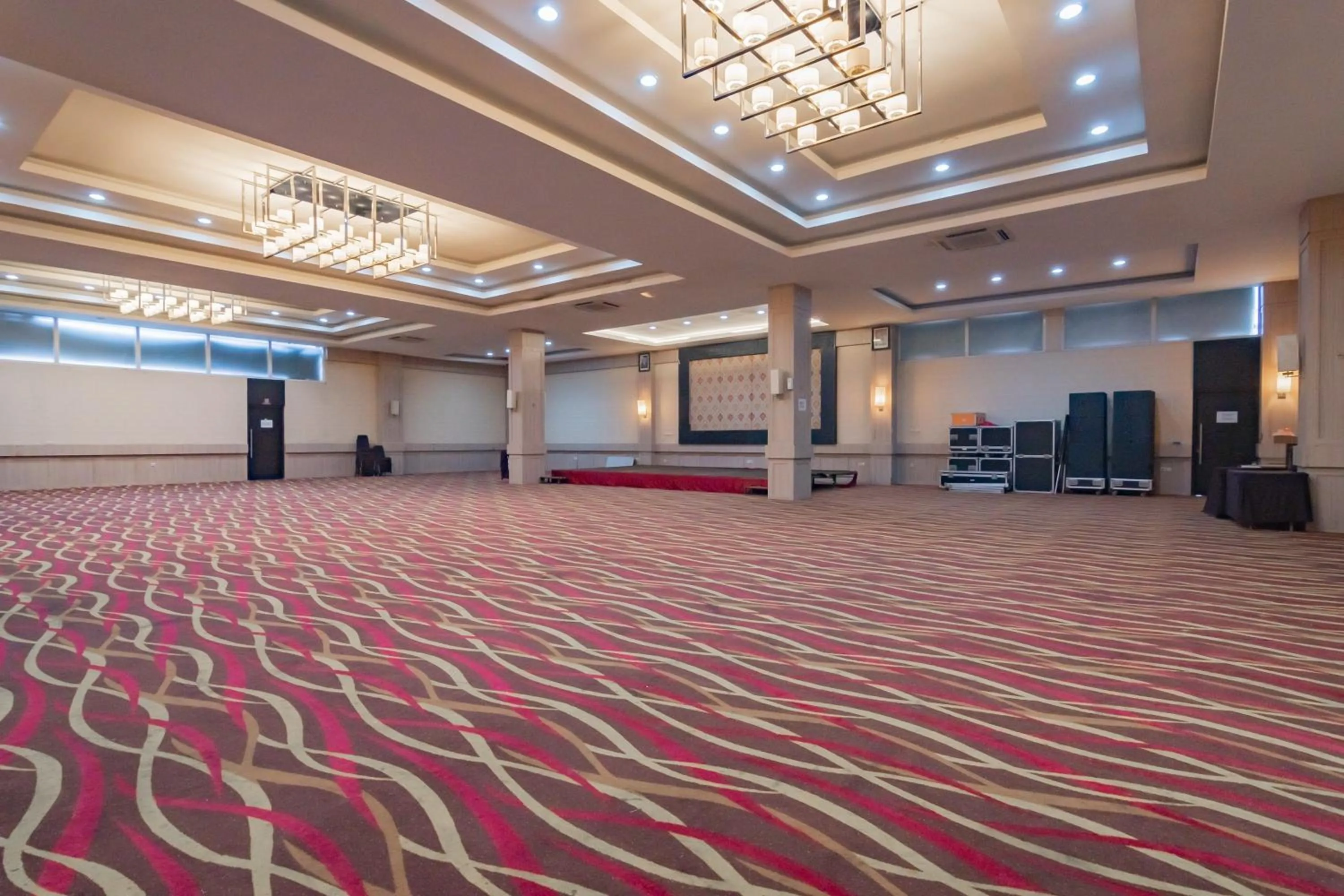 Meeting/conference room in Urbanview Hotel Newton Riau Bandung by RedDoorz