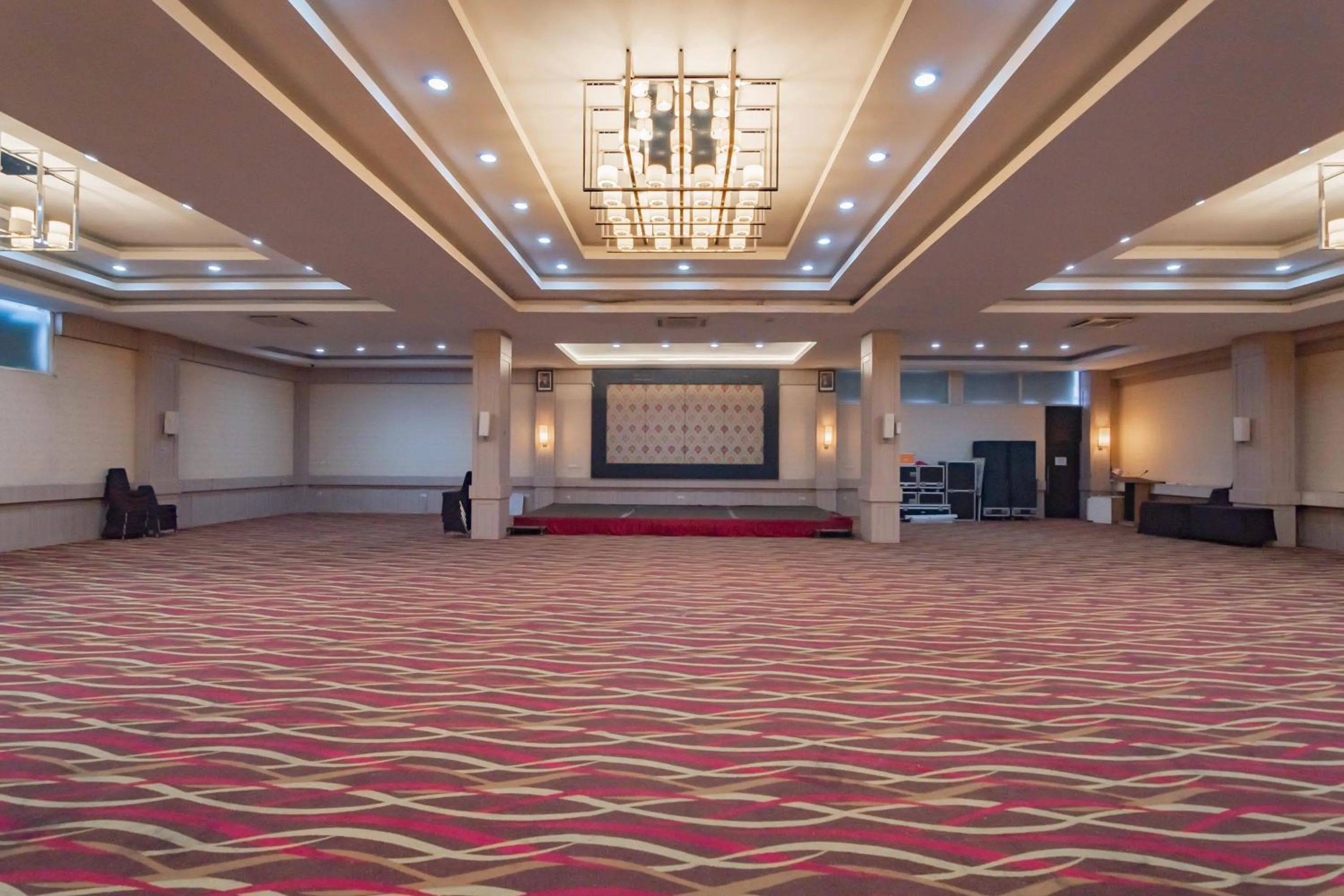 Meeting/conference room in Urbanview Hotel Newton Riau Bandung by RedDoorz