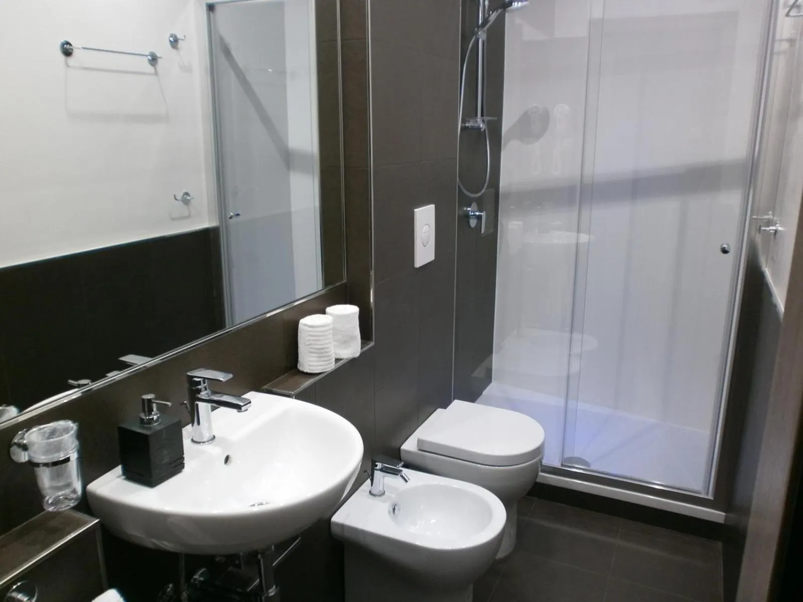 Shower in Hotel Ristorante Borgo Antico