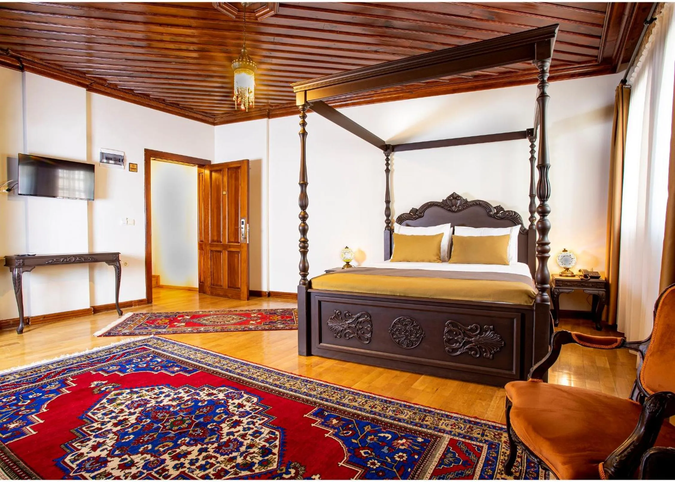 Bed in WOO Town Suites