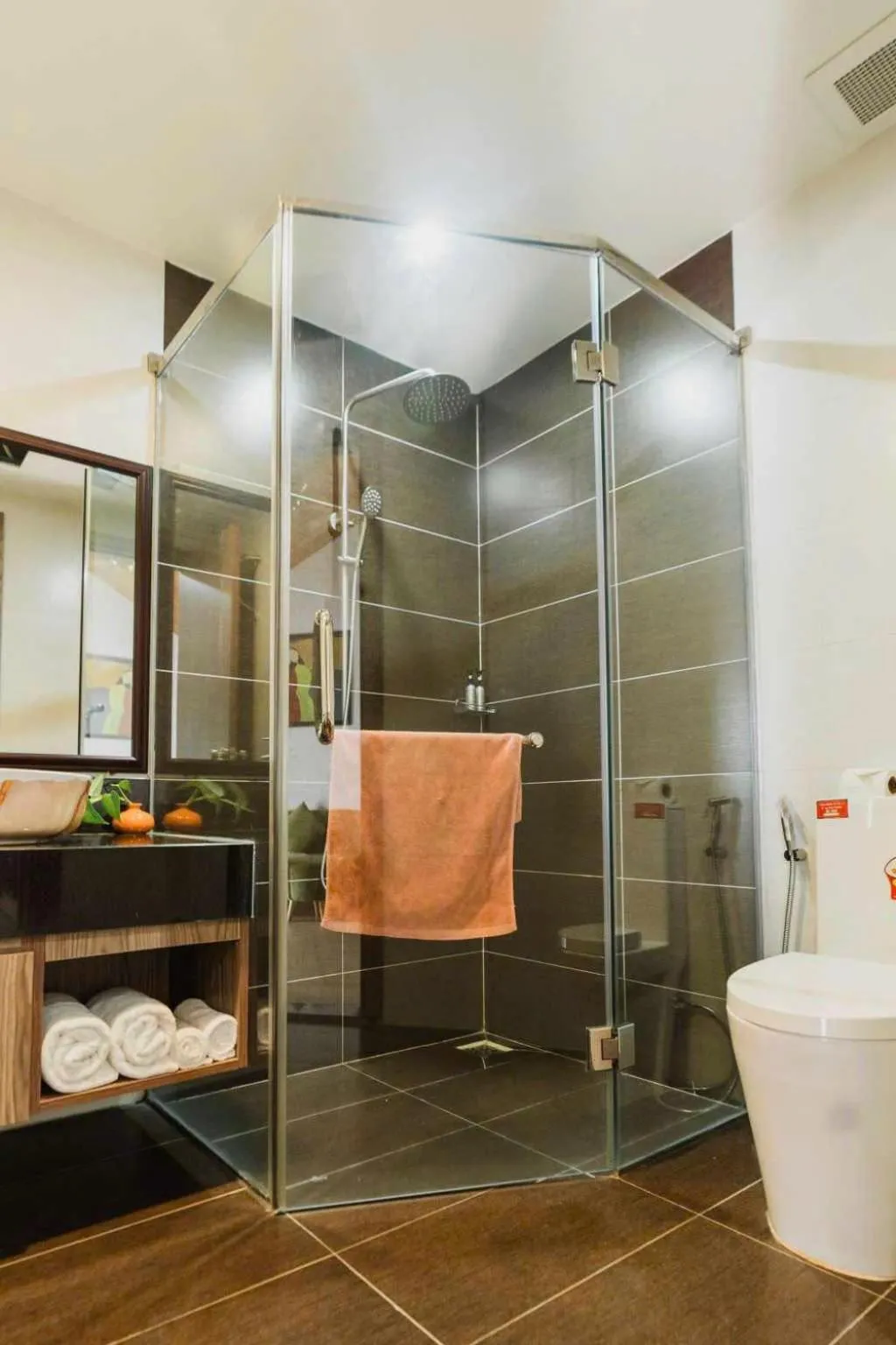 Shower in 1 Stop ViVi An Bang Beach Hoi An Hotel