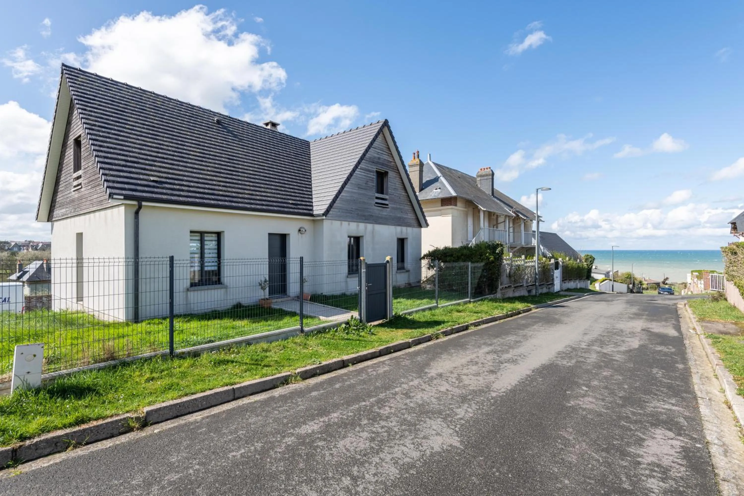 Property building in Villa Bel Air