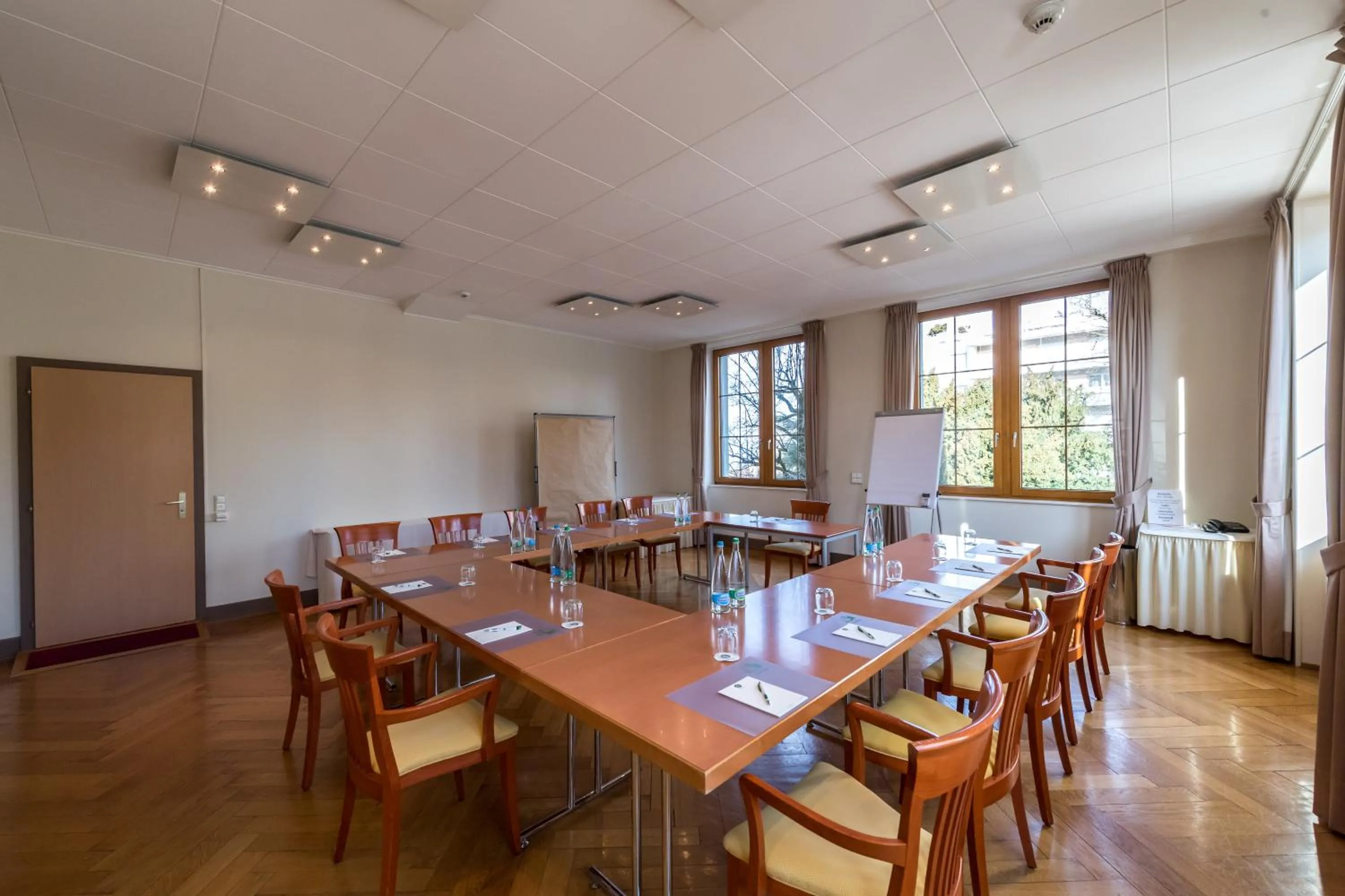 Business facilities in Hôtel Bon Rivage