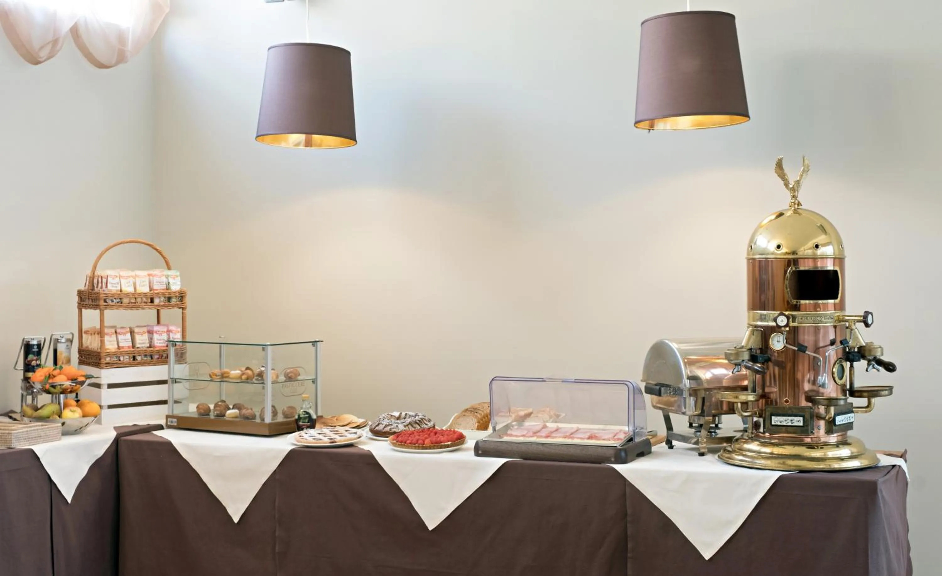 Buffet breakfast in Hotel Spinelli