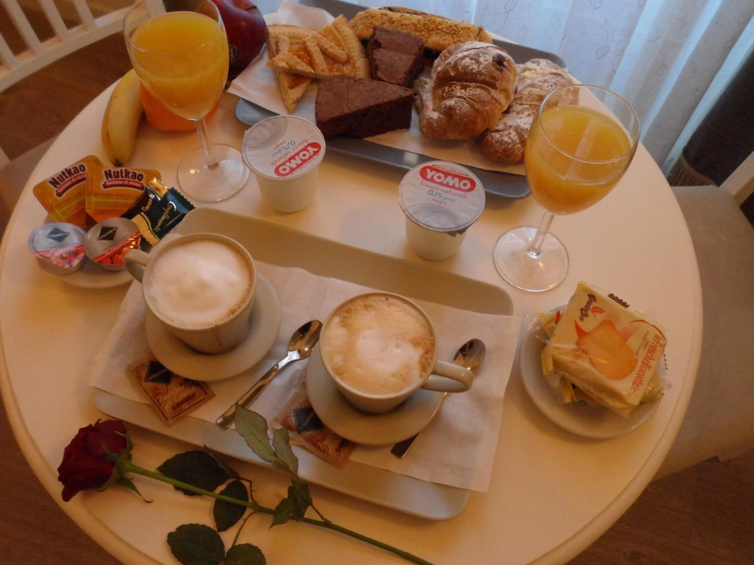 Breakfast in Dante's in Vaticano