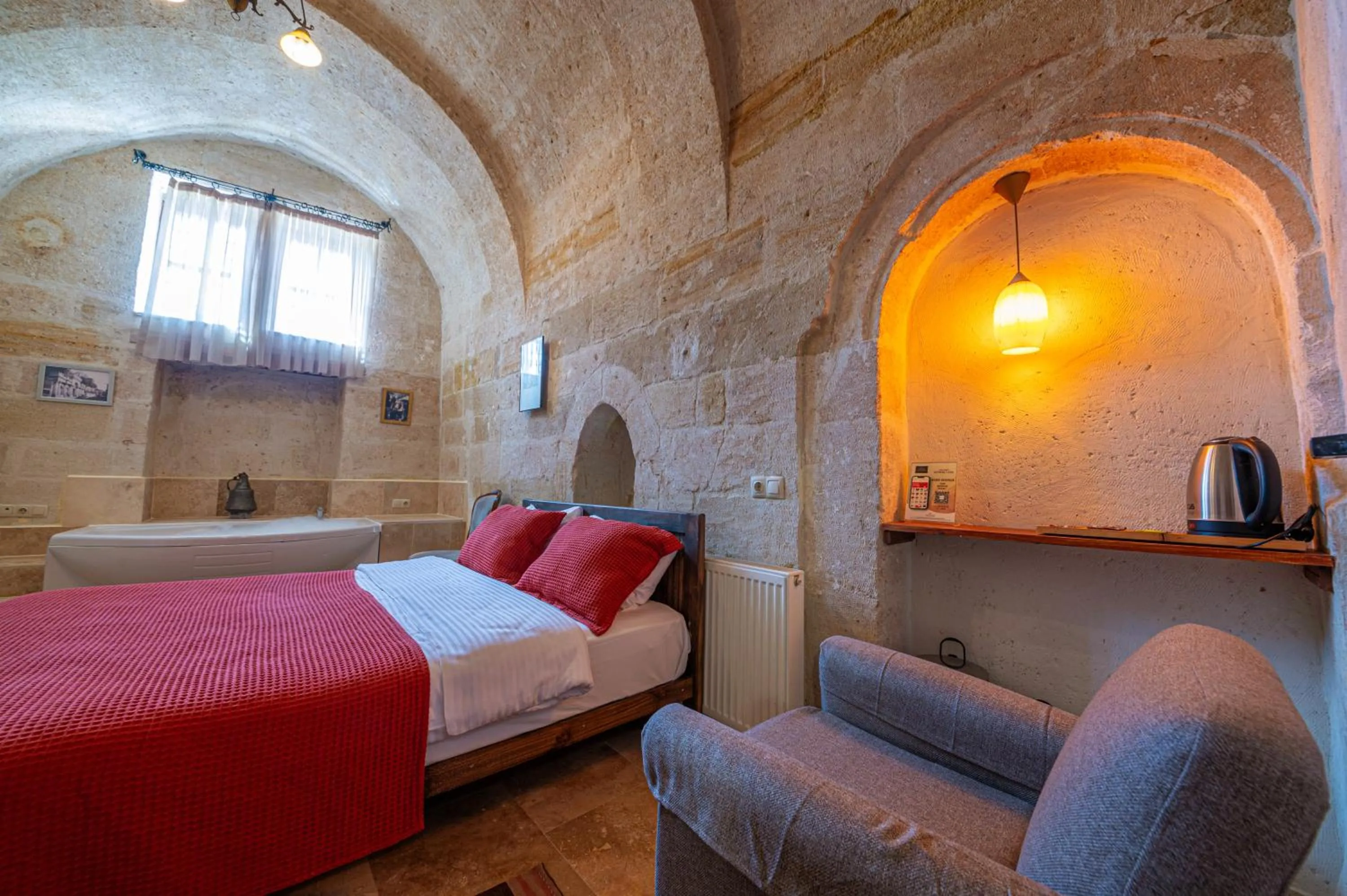 Bedroom, Bed in Kapalos Cave Hotel