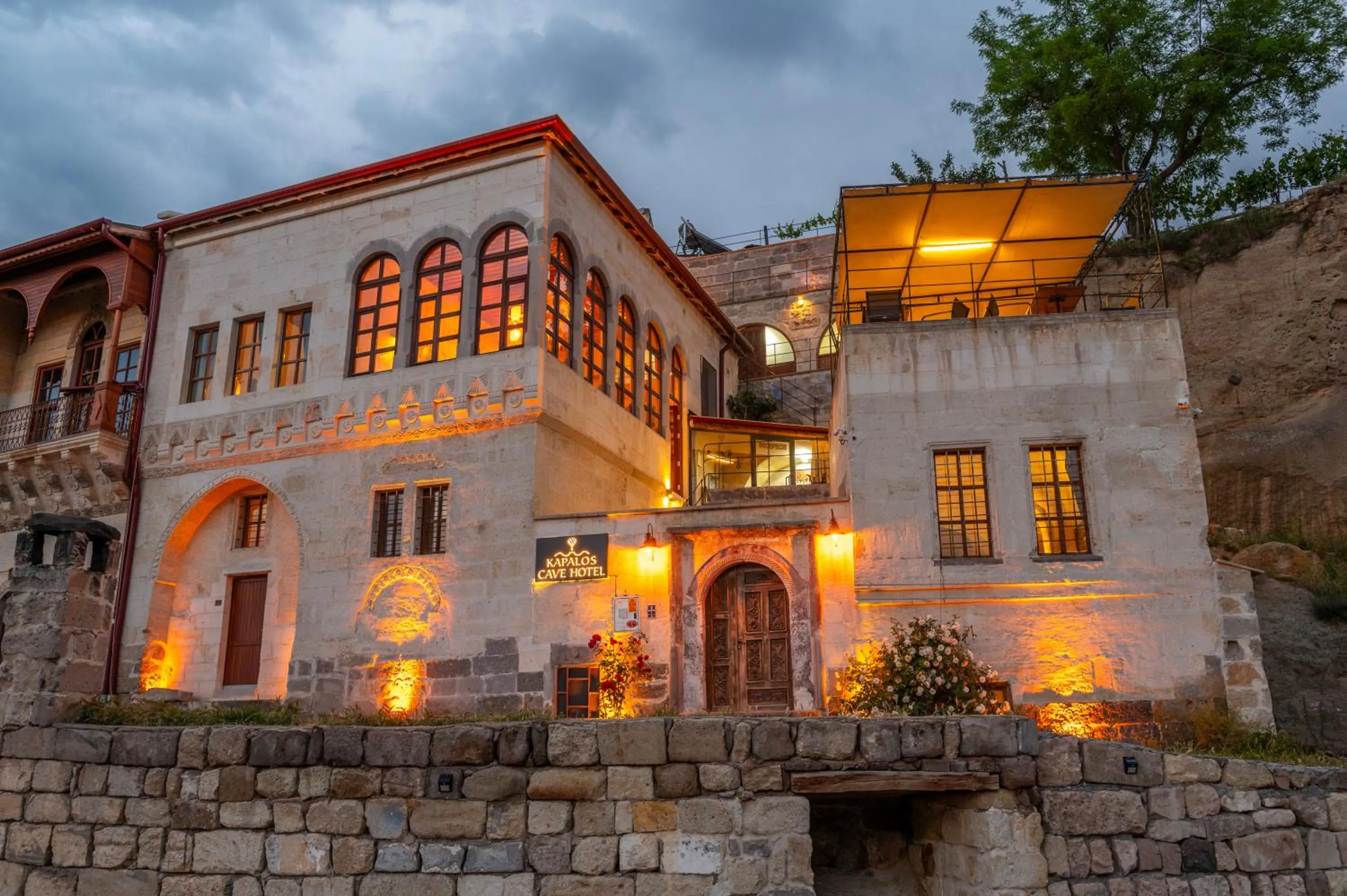 Facade/entrance in Kapalos Cave Hotel
