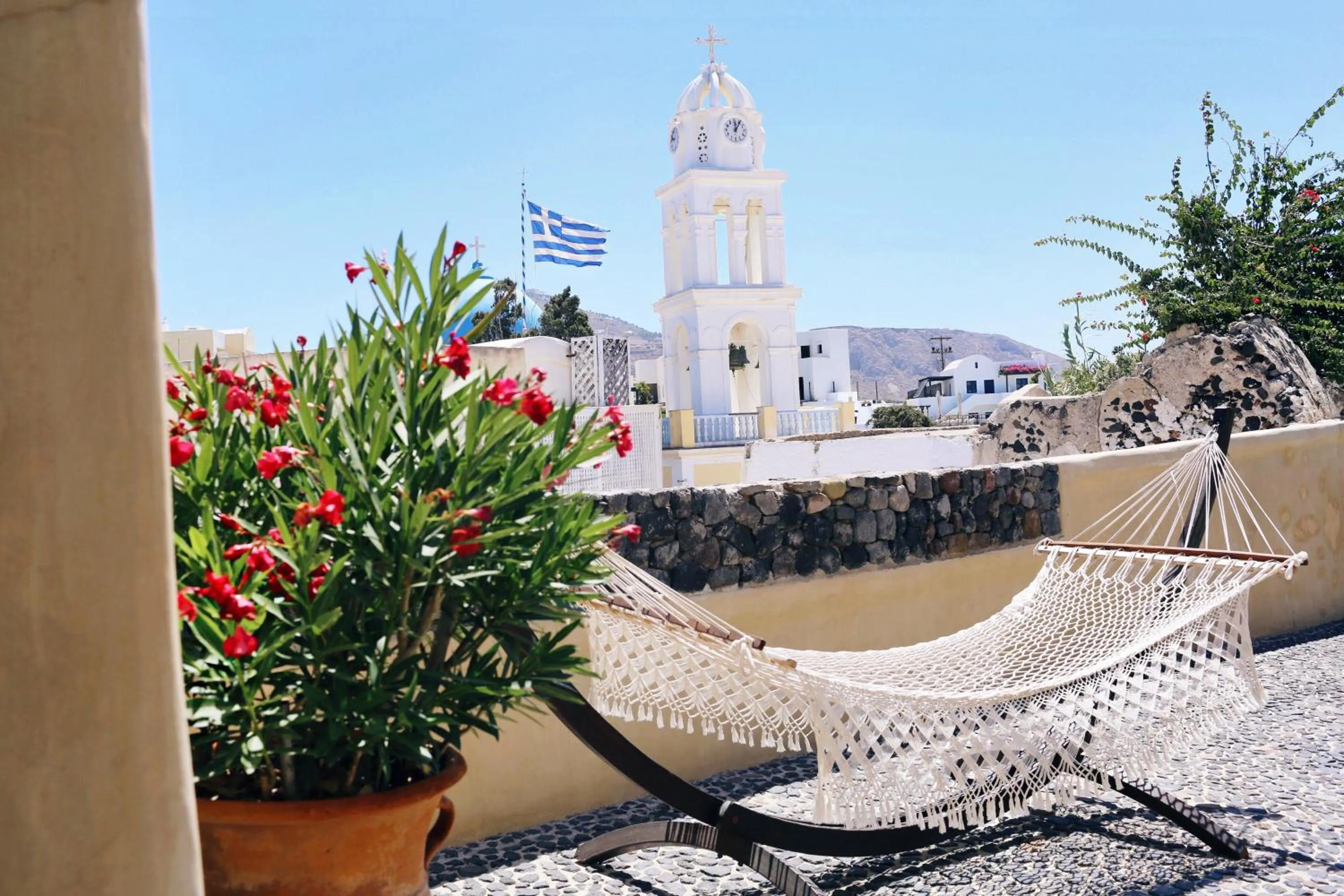 Inner courtyard view in Santorini Heritage Villas