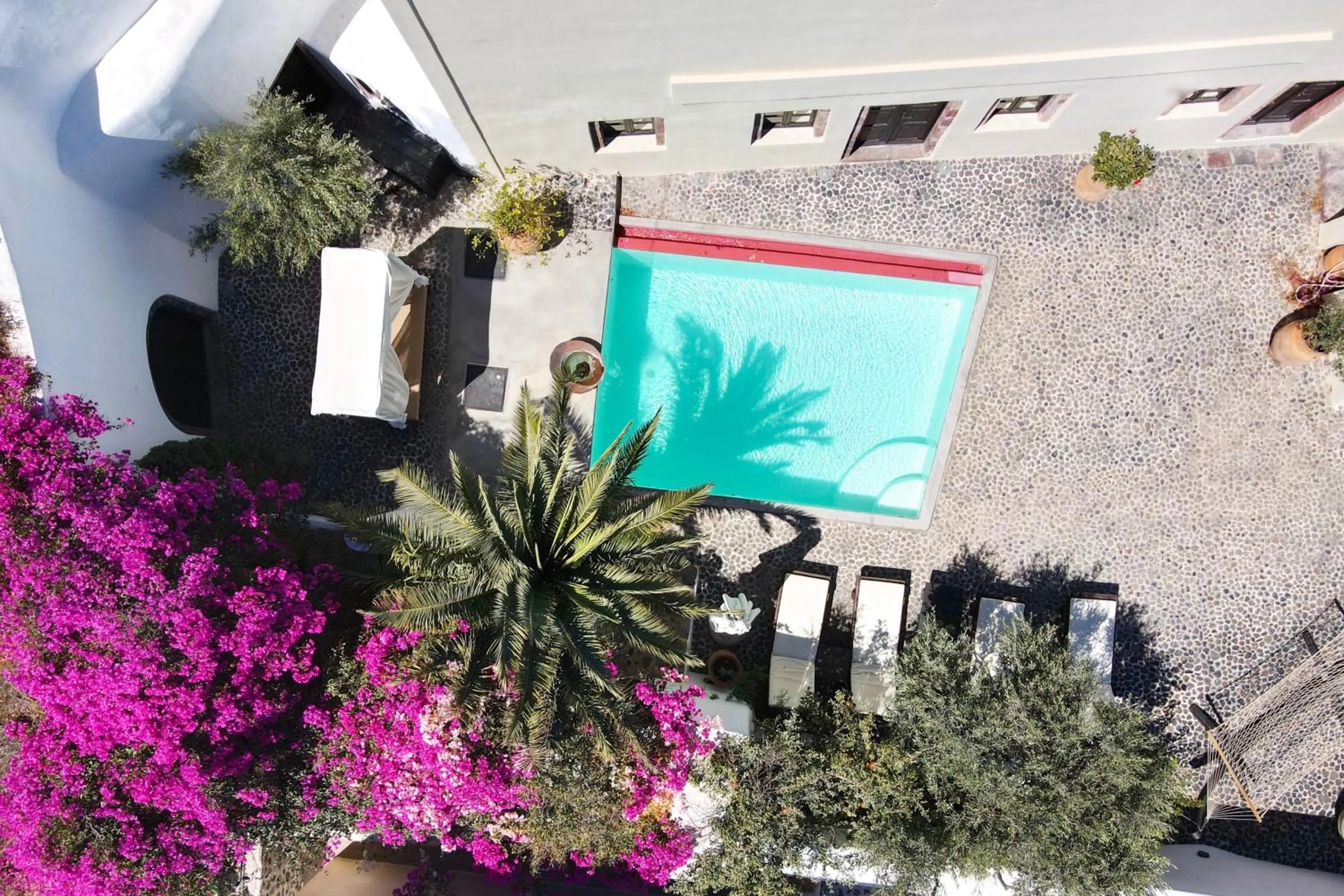 Garden in Santorini Heritage Villas