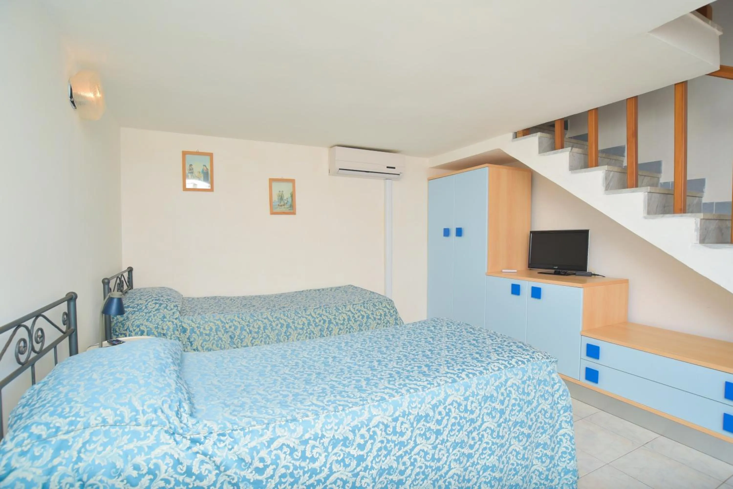 Photo of the whole room, Bed in Hotel Celeste