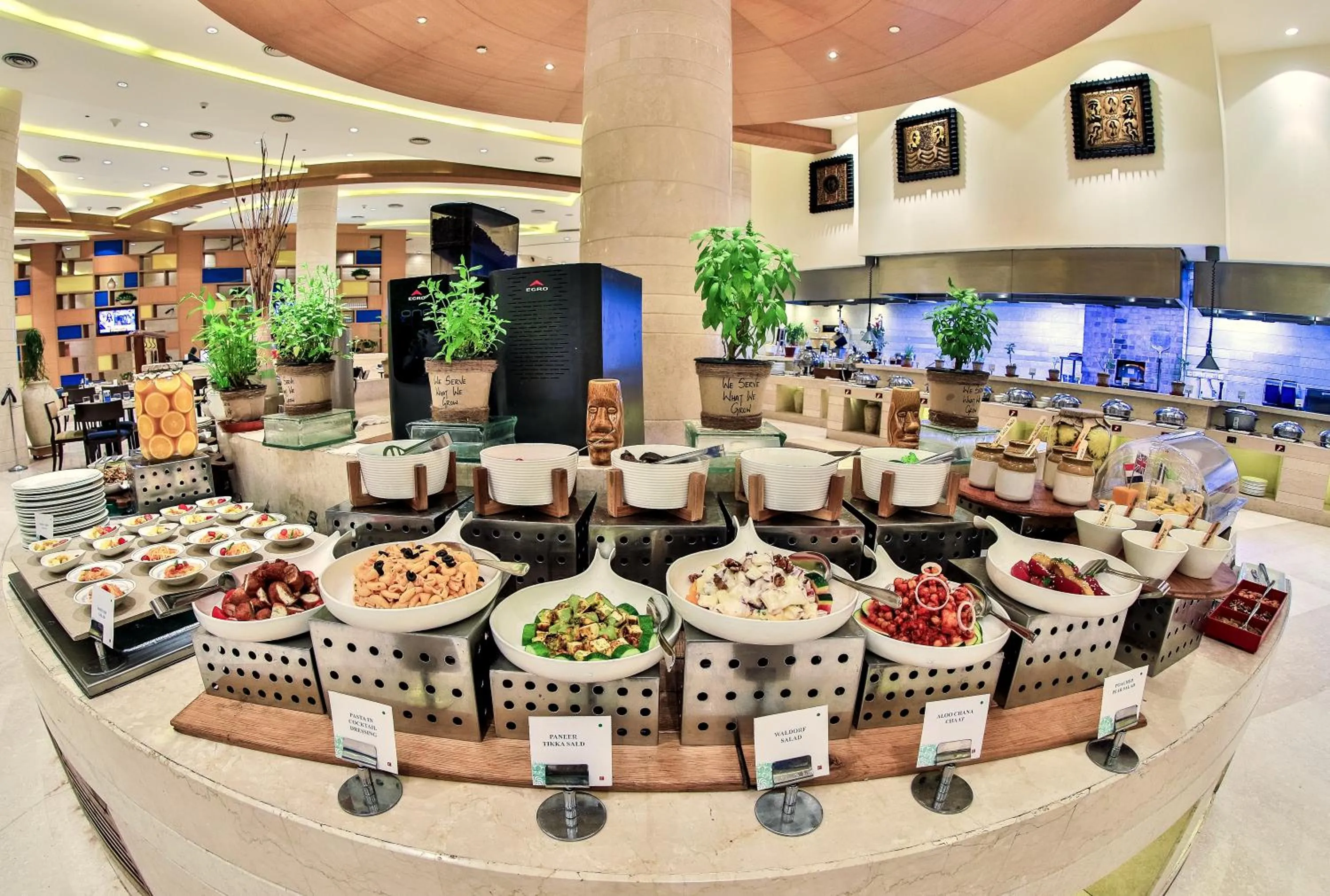 Buffet breakfast in The Lalit Chandigarh