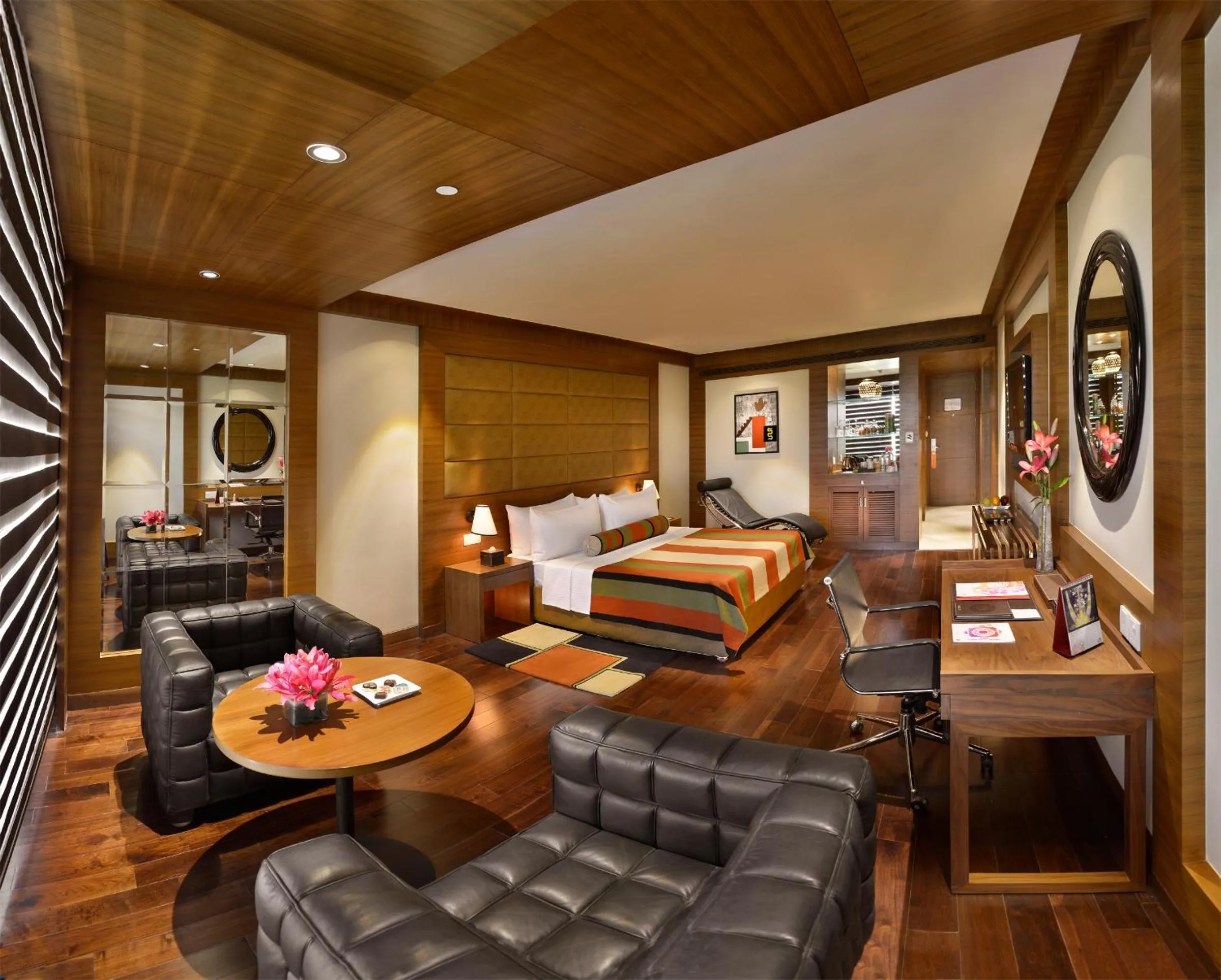 Photo of the whole room, Bed in The Lalit Chandigarh