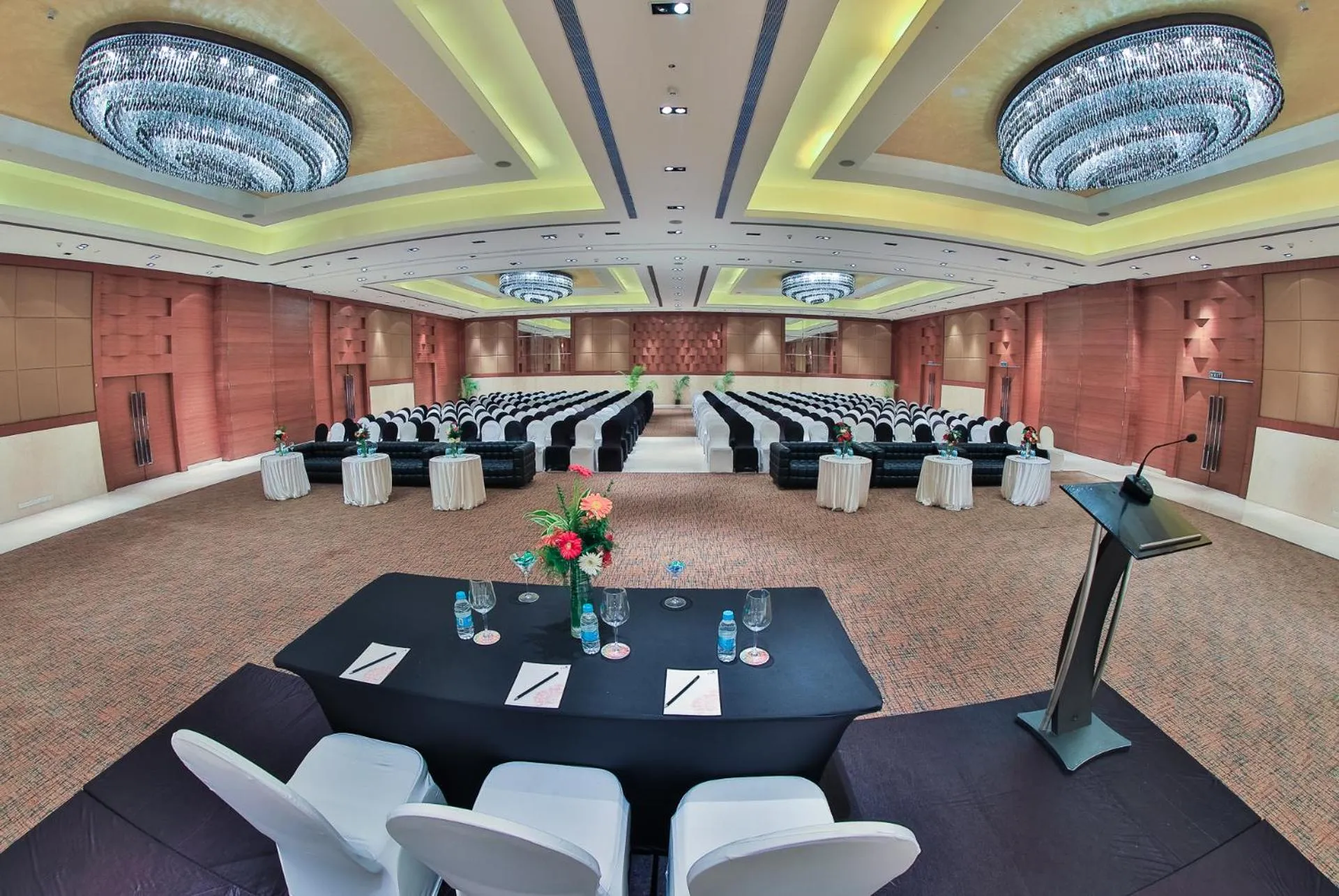 Banquet/Function facilities in The Lalit Chandigarh
