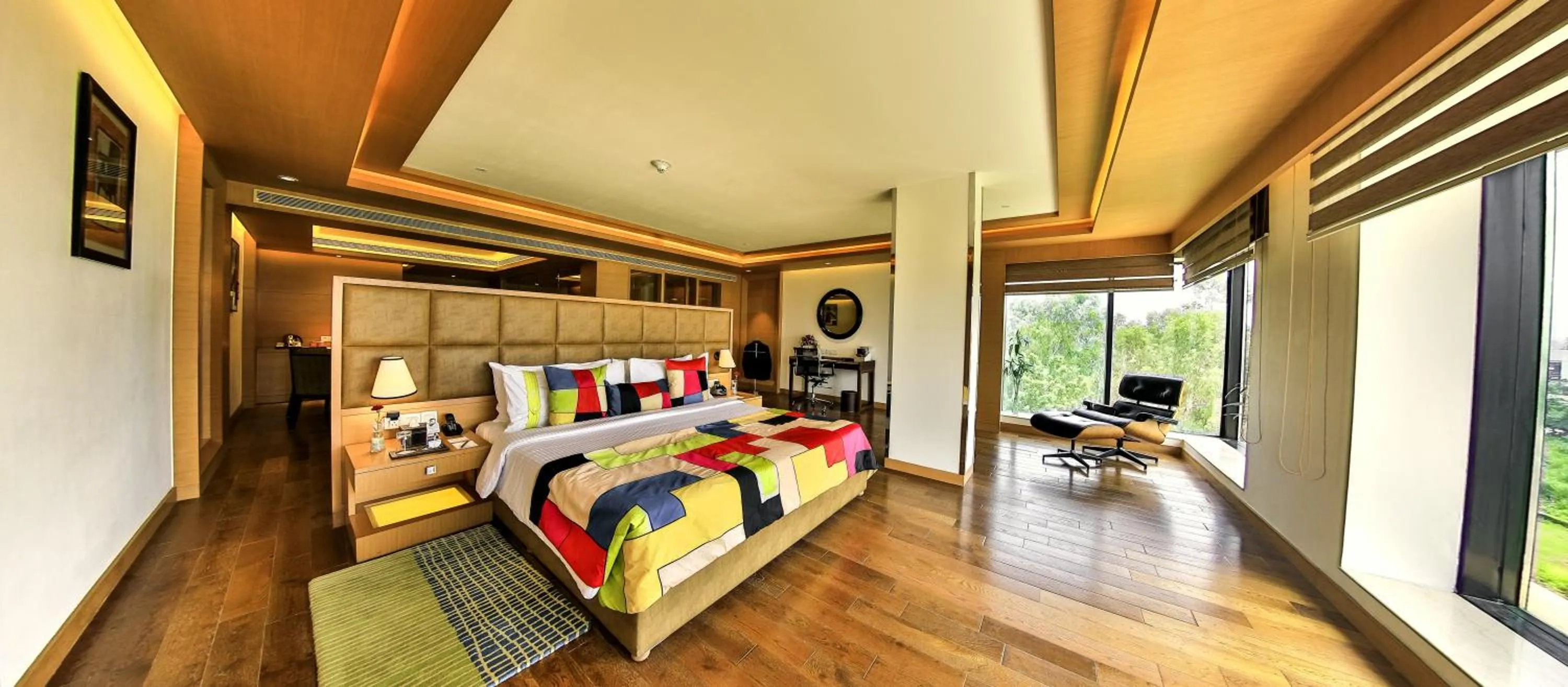 Photo of the whole room, Bed in The Lalit Chandigarh