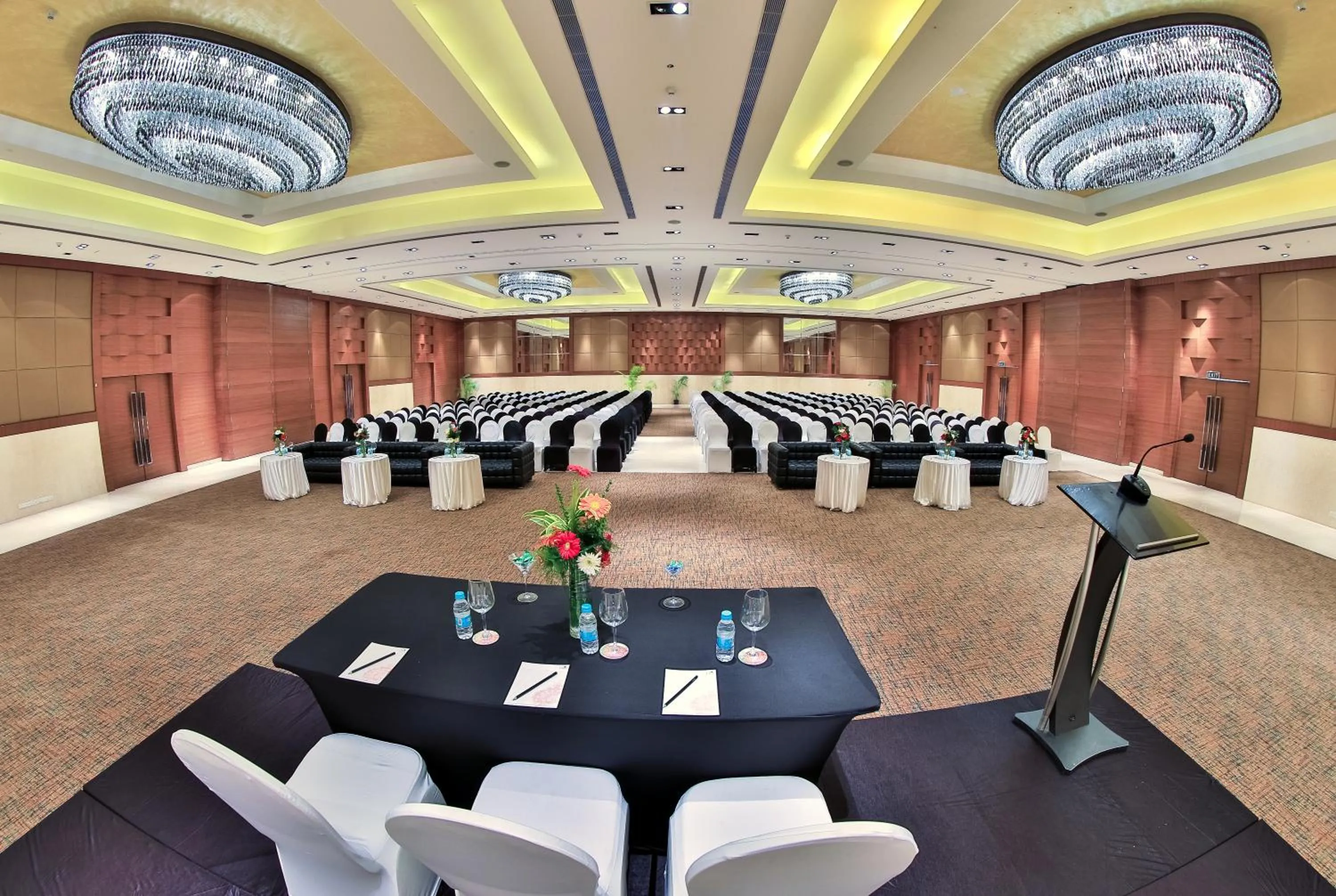 Banquet/Function facilities in The Lalit Chandigarh