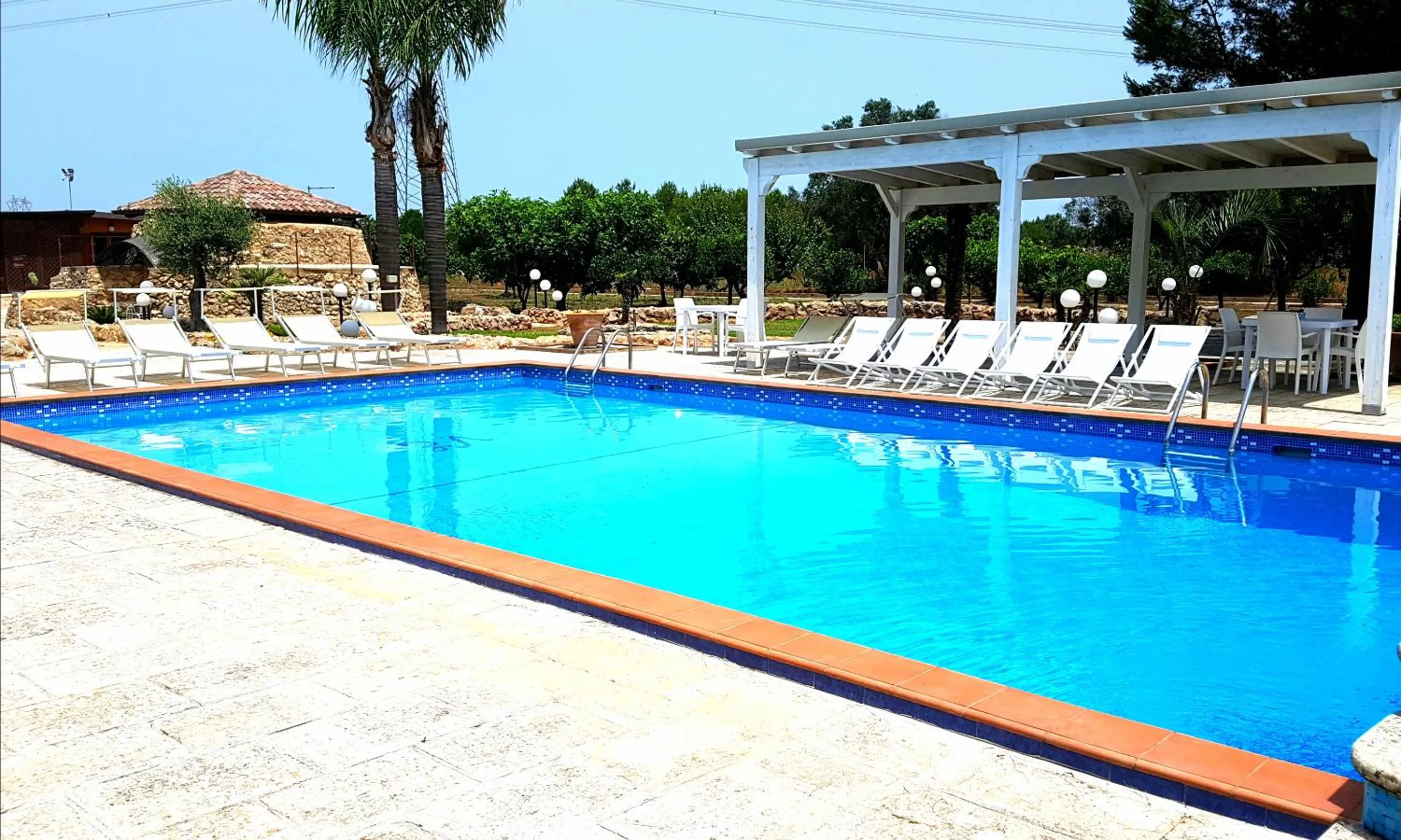 Swimming pool in Hotel Villa Elisabetta