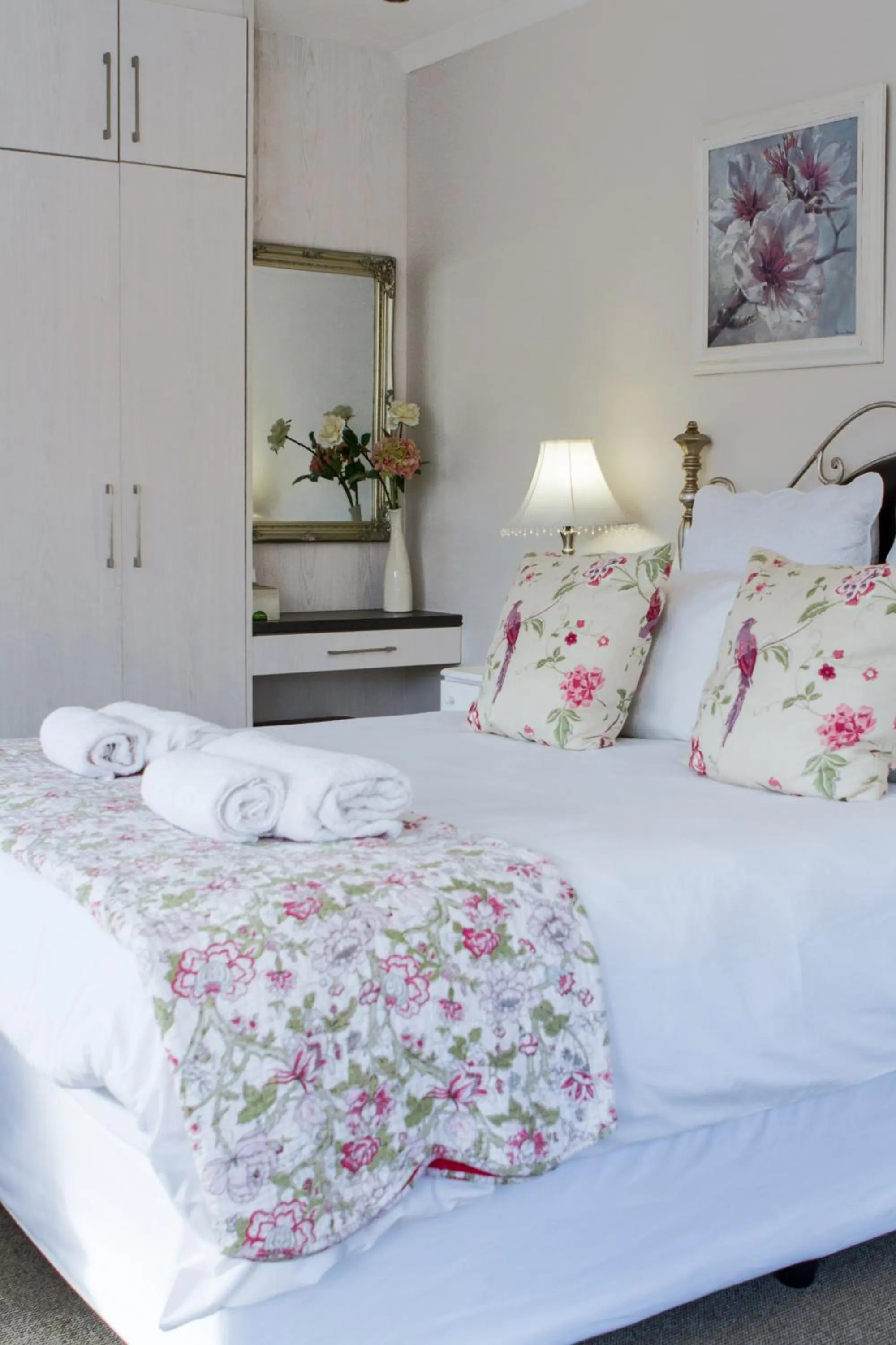 Bed in Cherry Berry Guest House