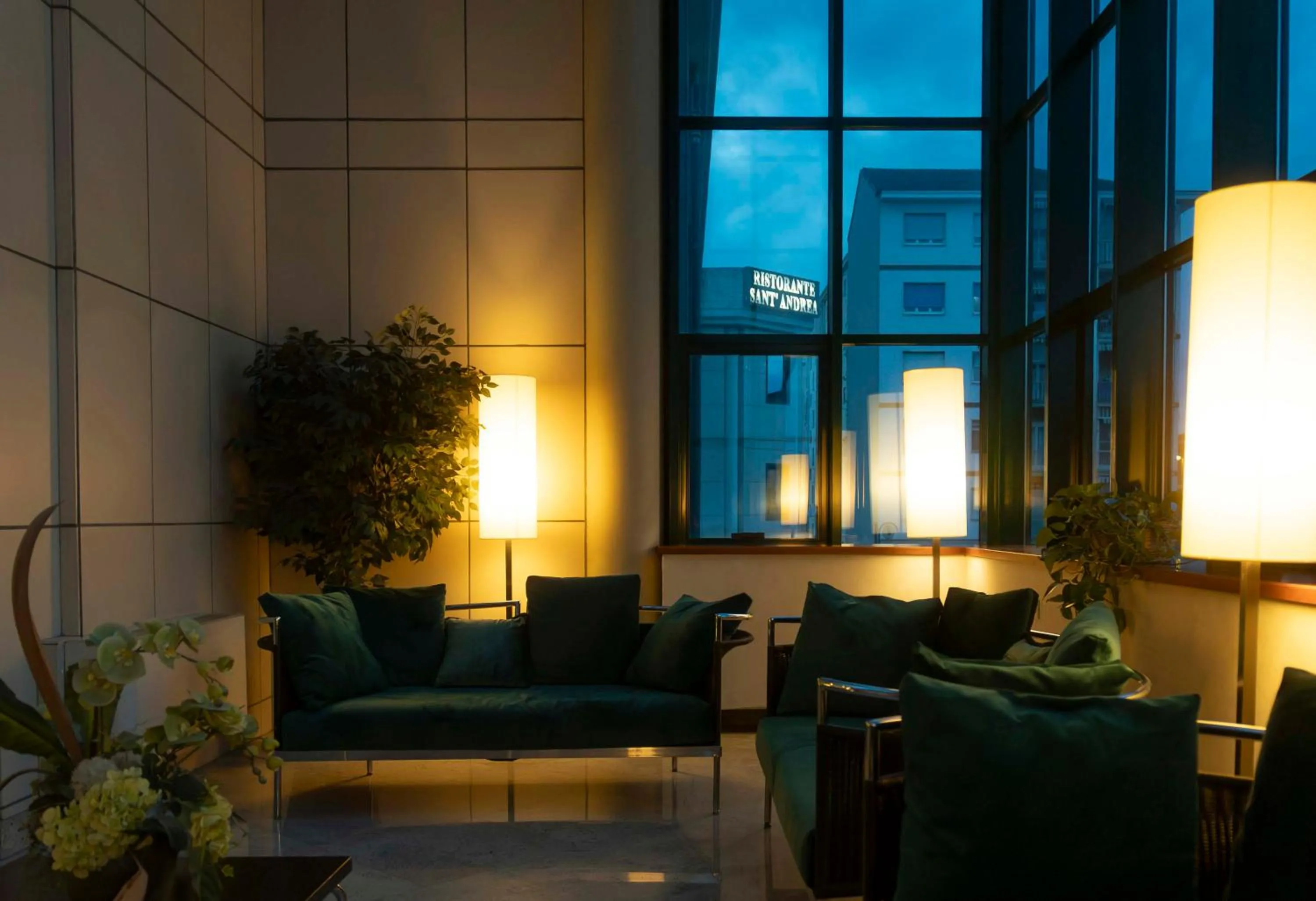 Seating area in Hotel Parisi