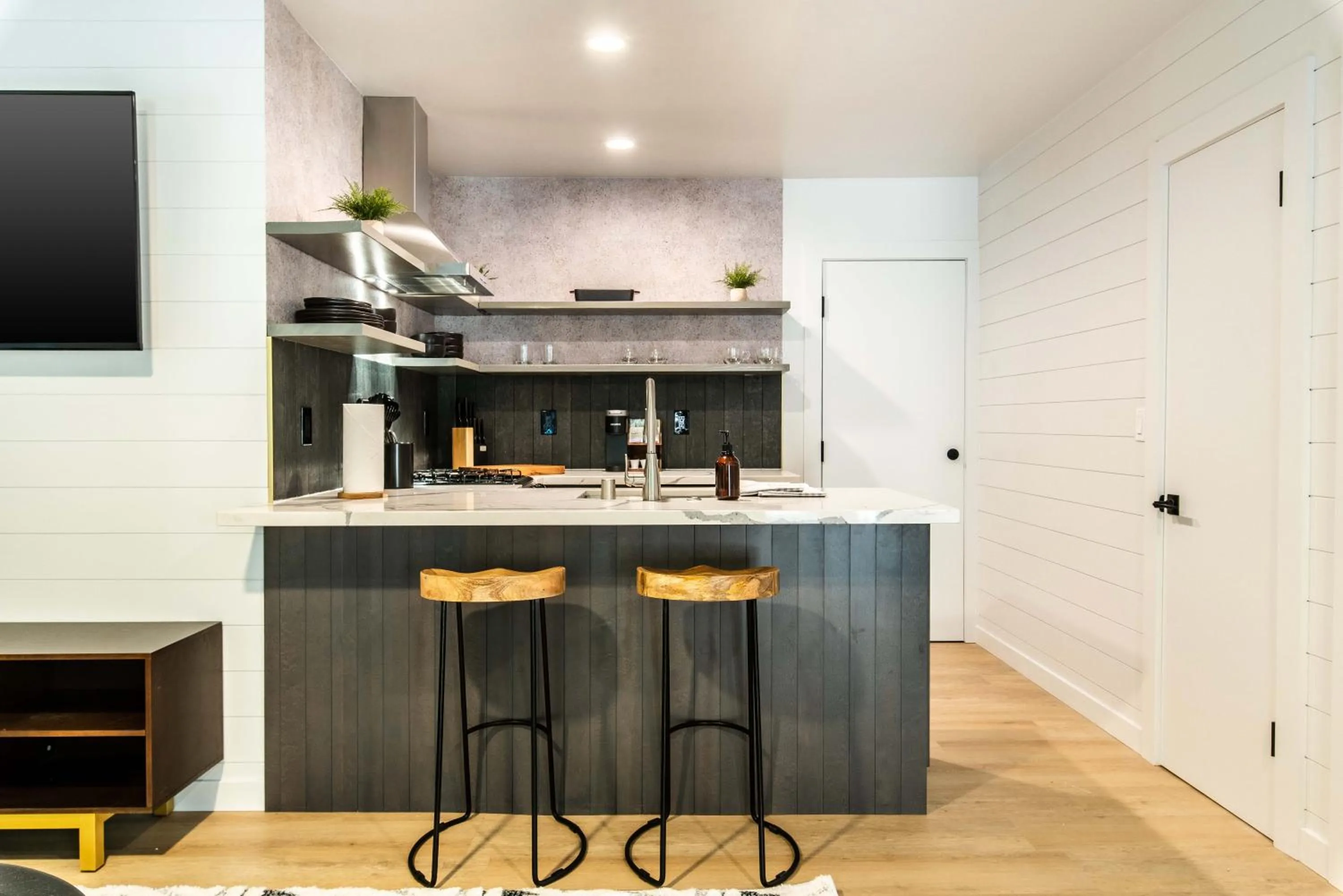 Kitchen or kitchenette in The Kingsley Hotel