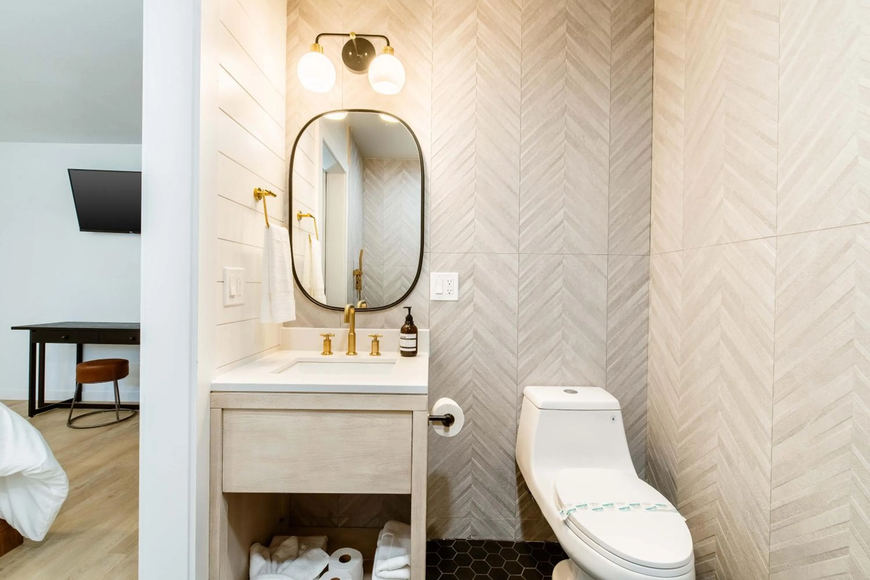 Bathroom in The Kingsley Hotel