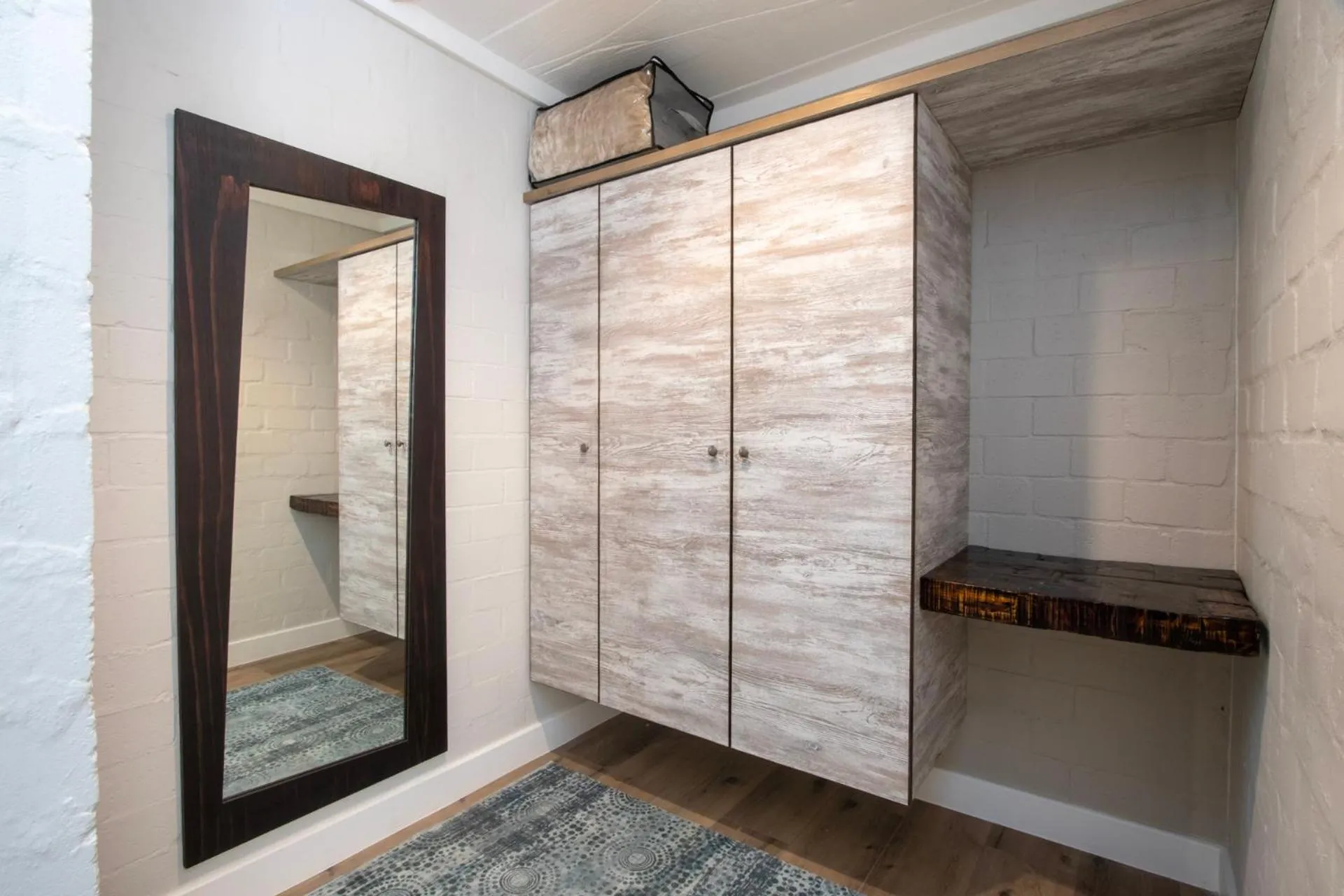 wardrobe in Hornbill House Self Catering Accommodation