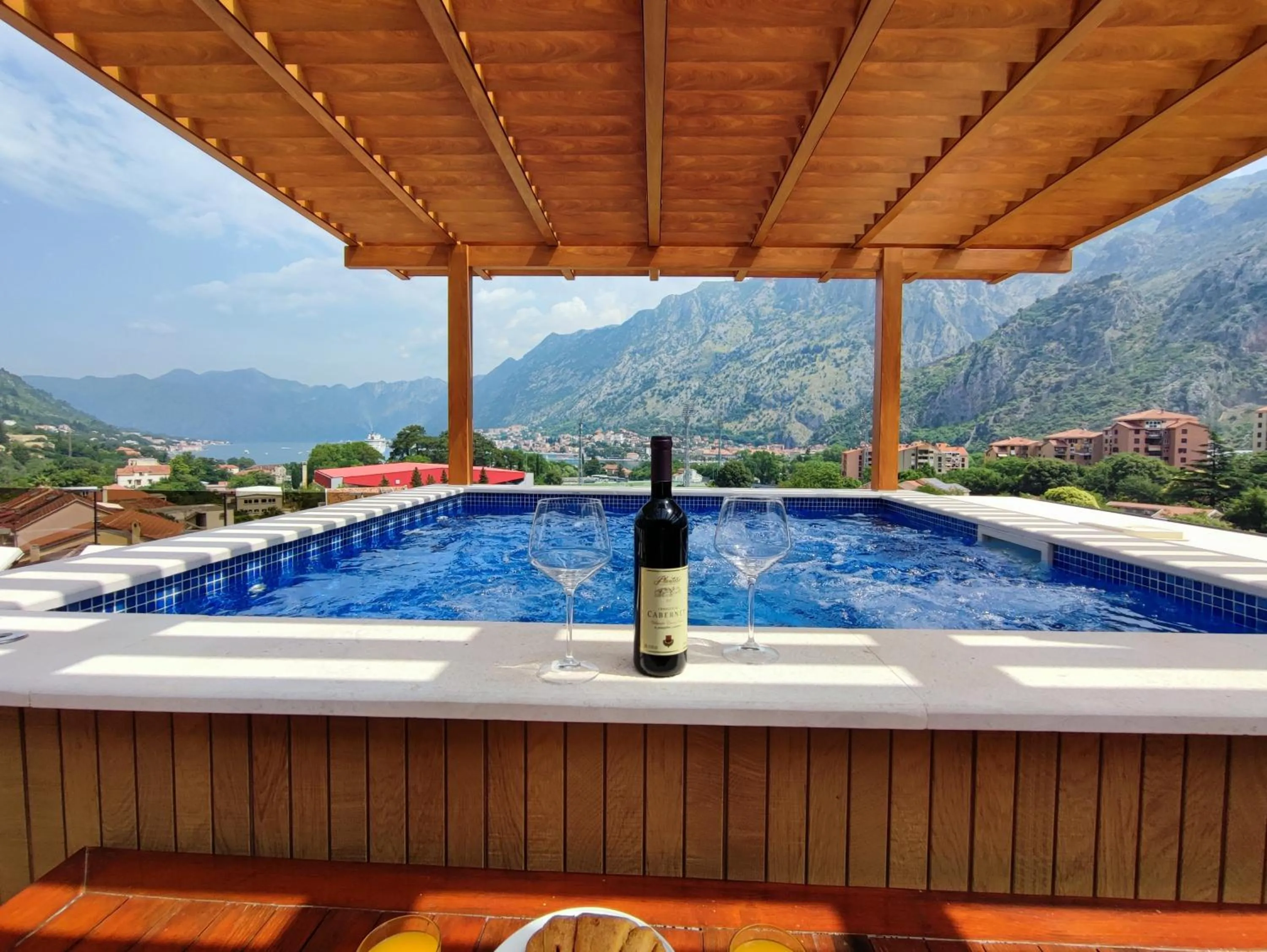 Hot Tub in Villa Vista Real