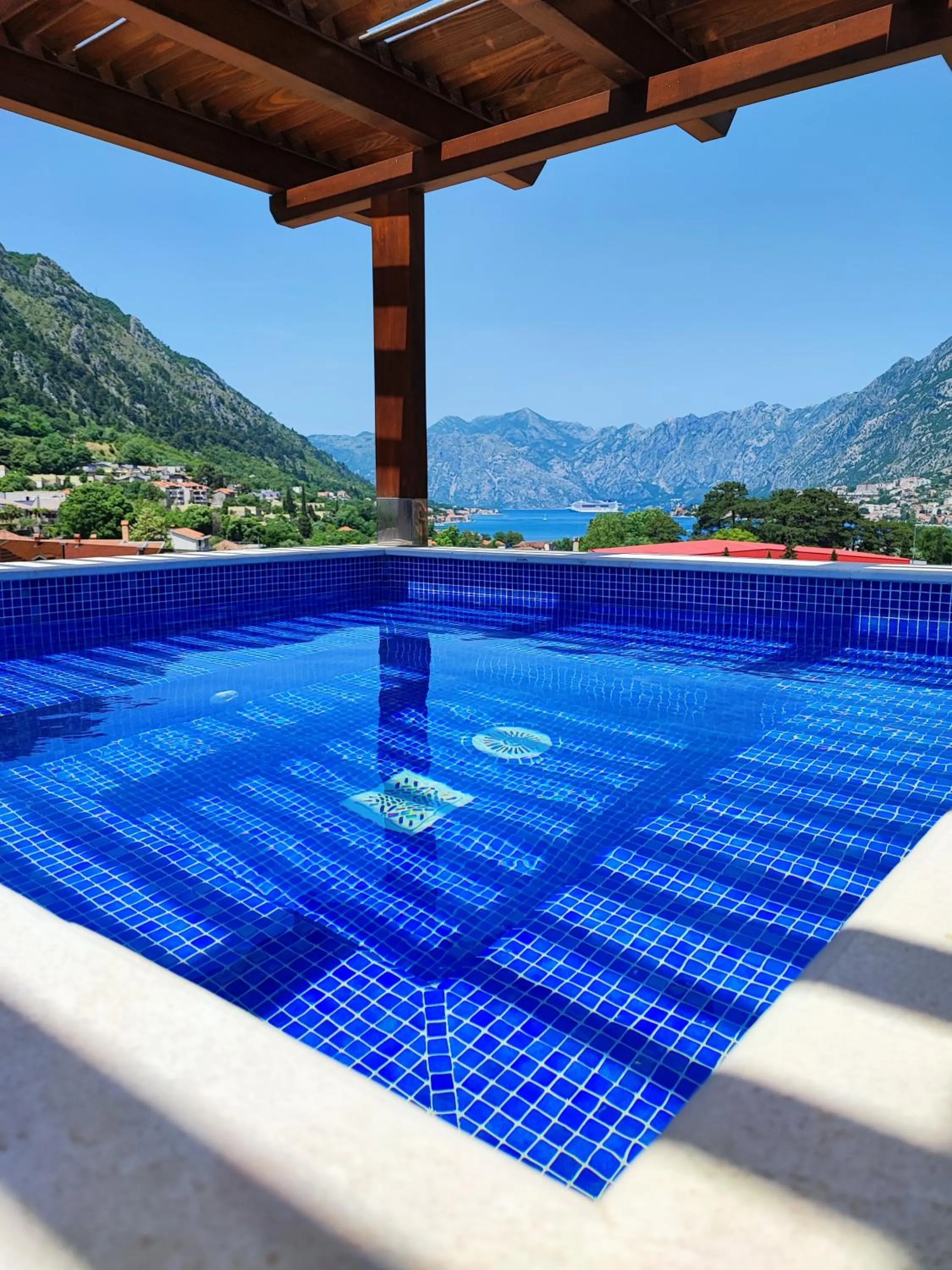 Swimming pool in Villa Vista Real