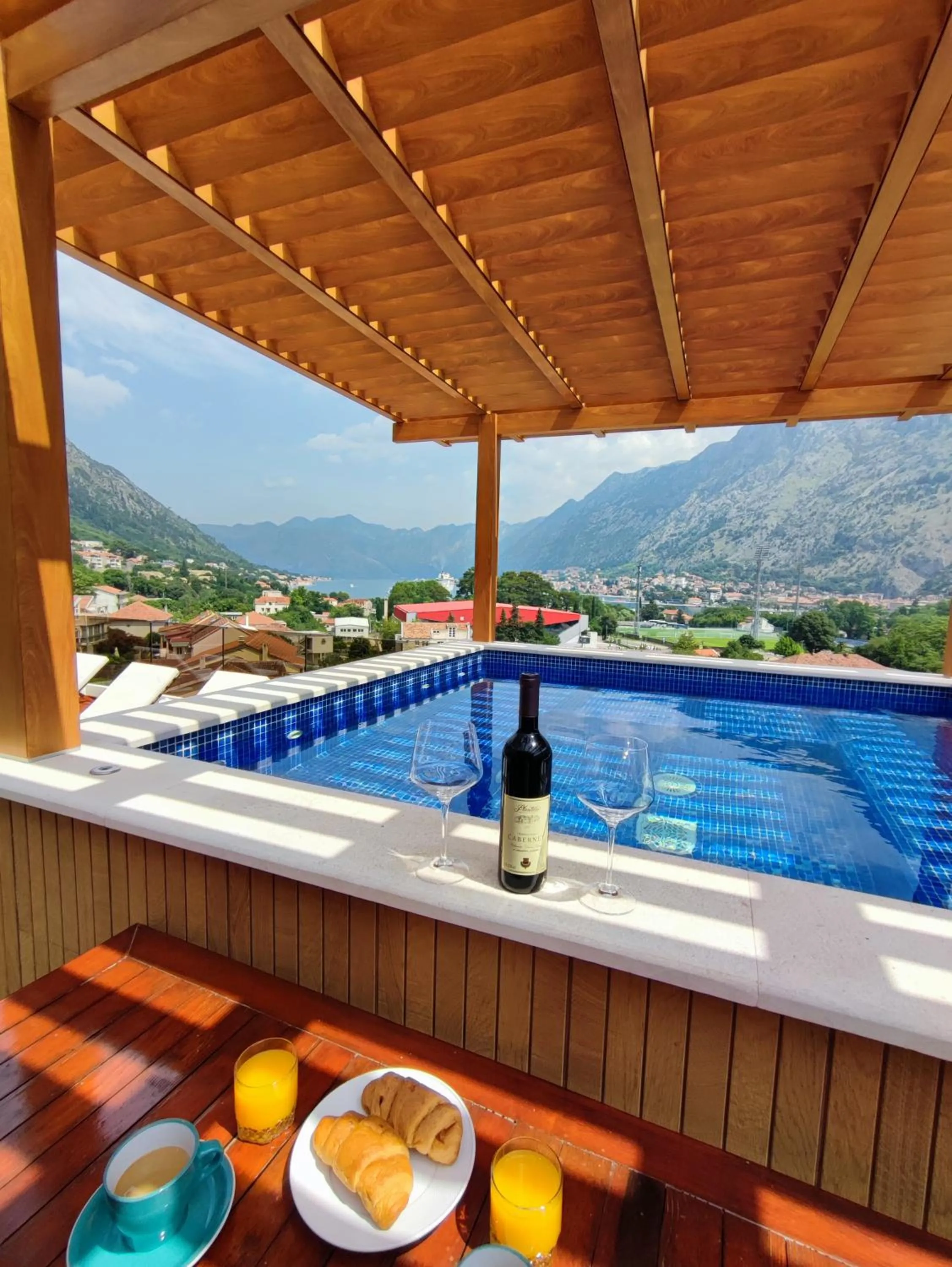 Hot Tub in Villa Vista Real