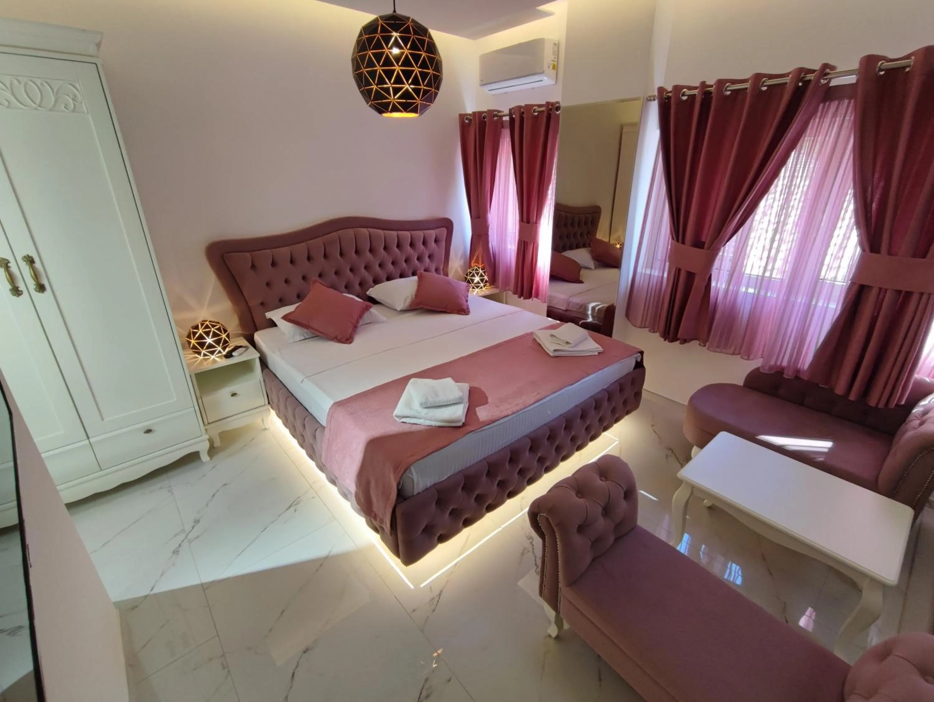 Photo of the whole room, Bed in Villa Vista Real