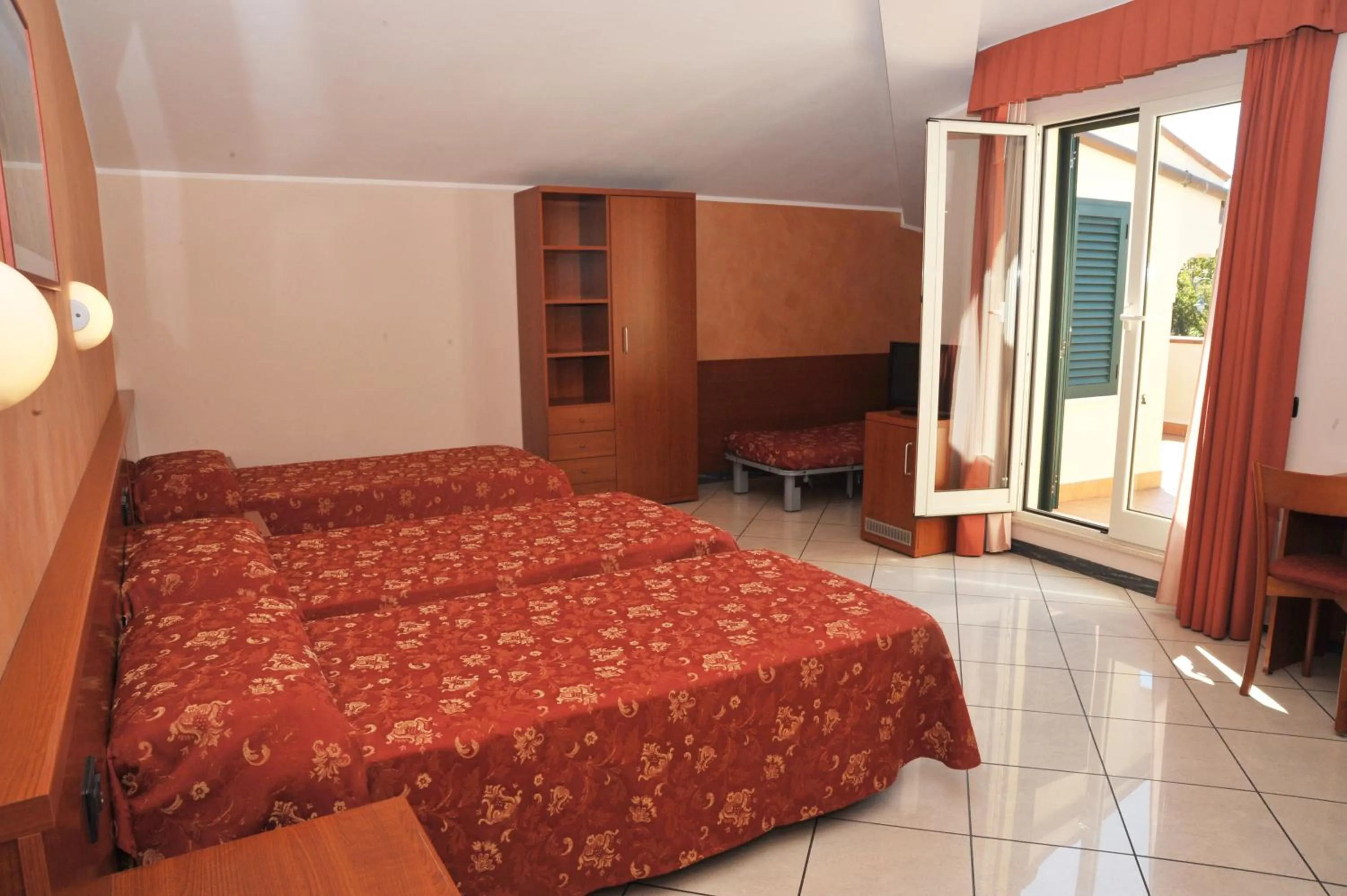 Bedroom, Bed in Hotel Stazione