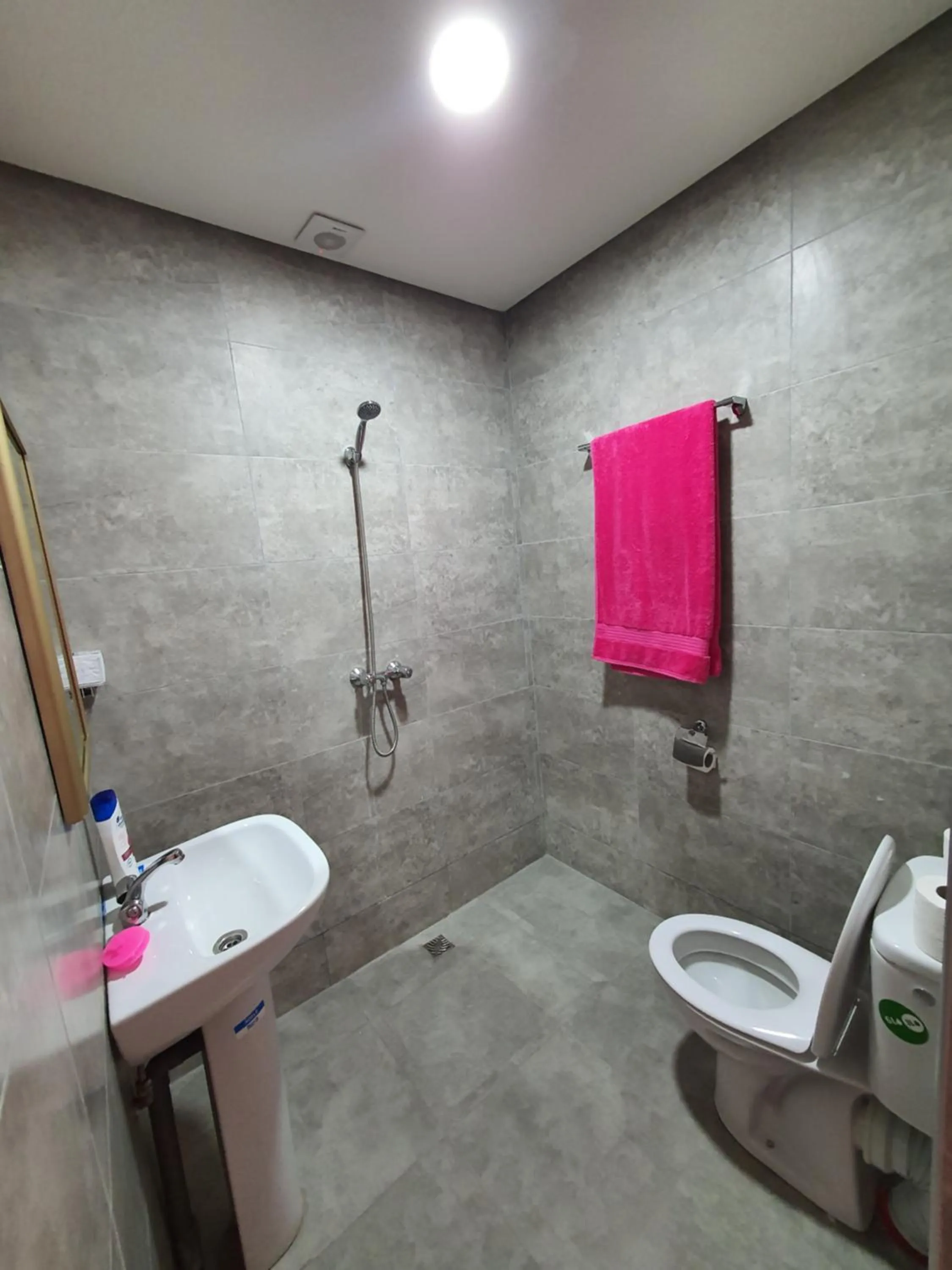 Shower in Belle Vue Dades