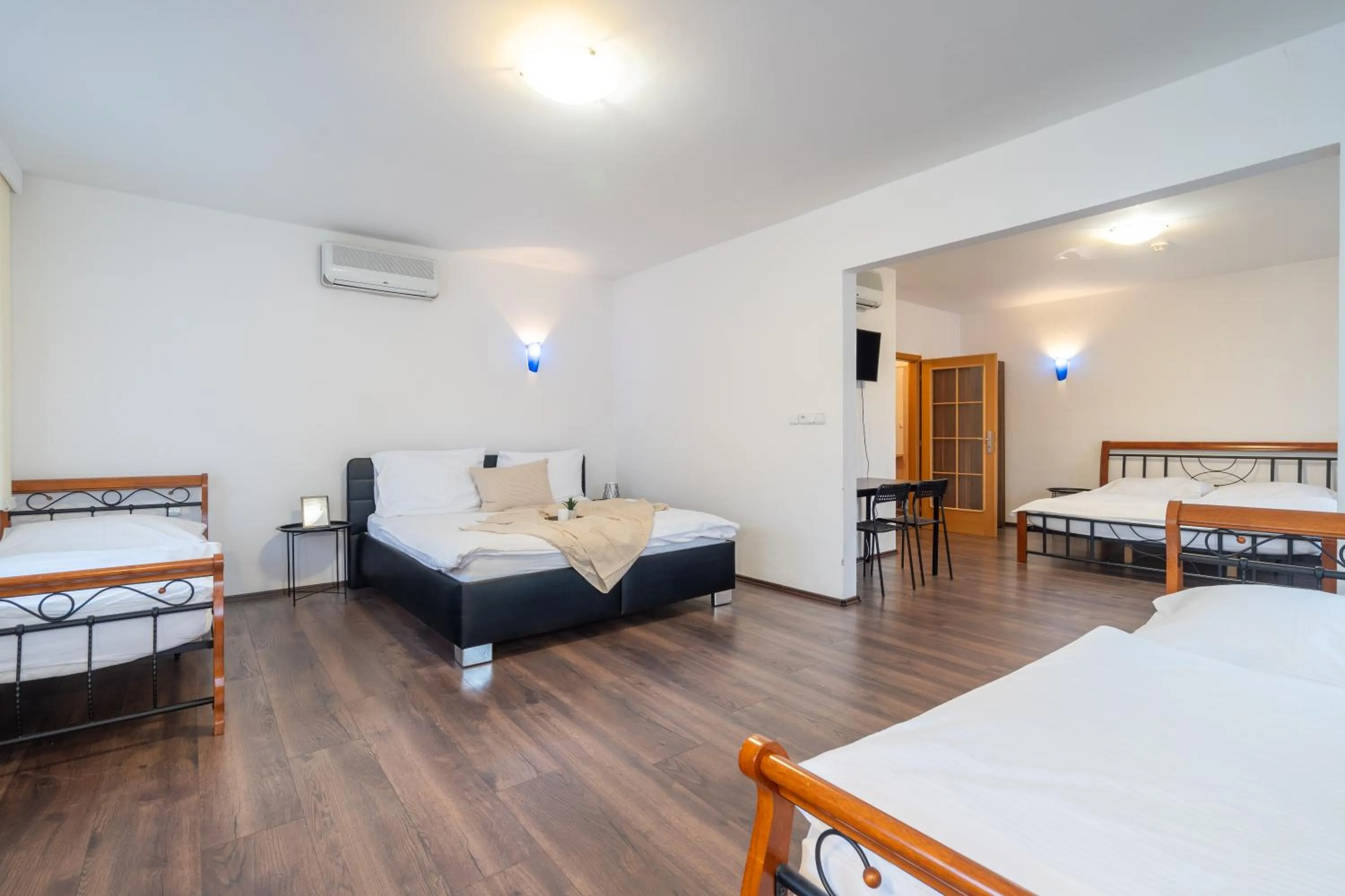 Bed in Hotel Garni Orlova