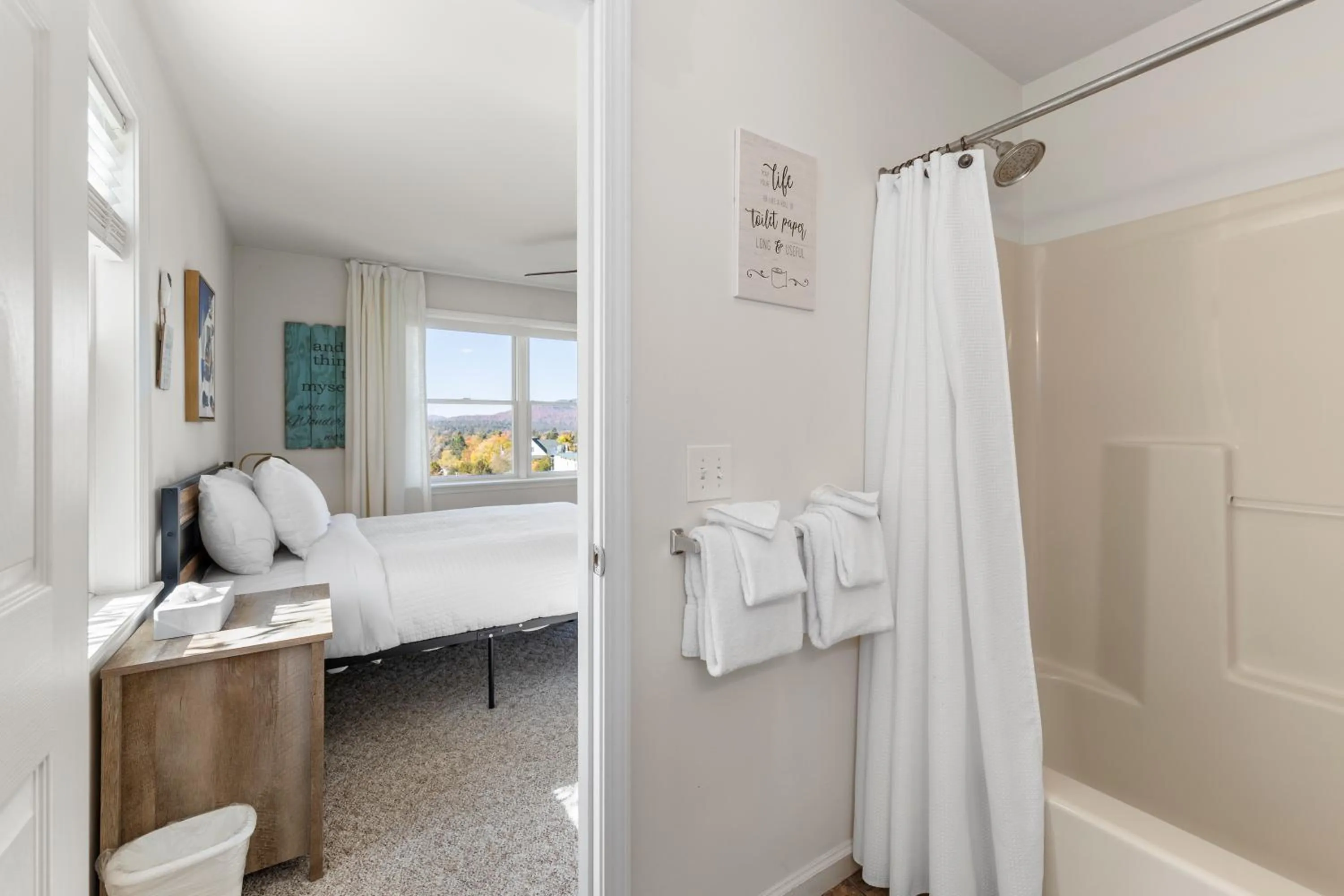 Bathroom, Bed in Amazing Mountain Views Lake Placid & 1980 Olympic Center
