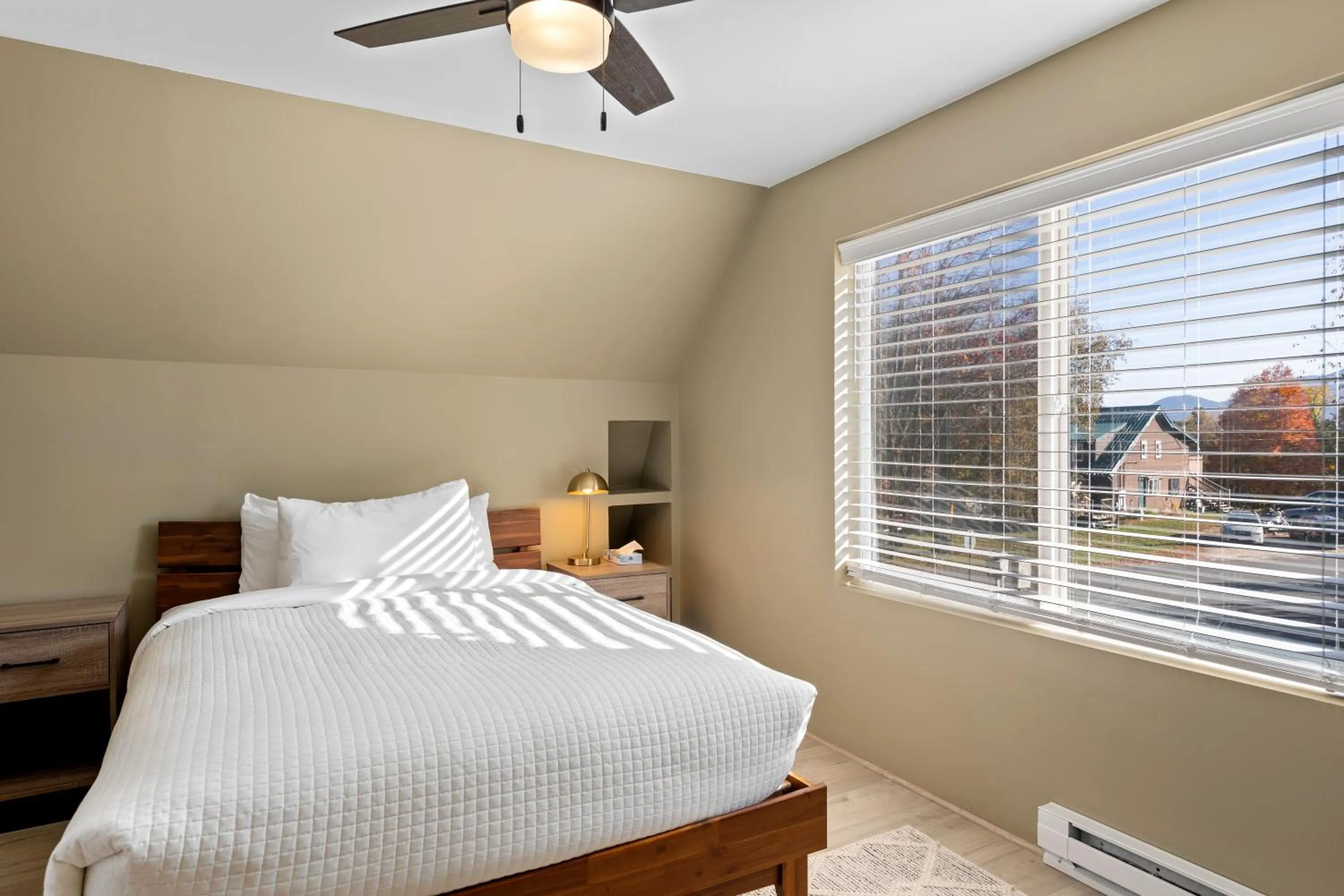 Bed in Modern Home &Cozy