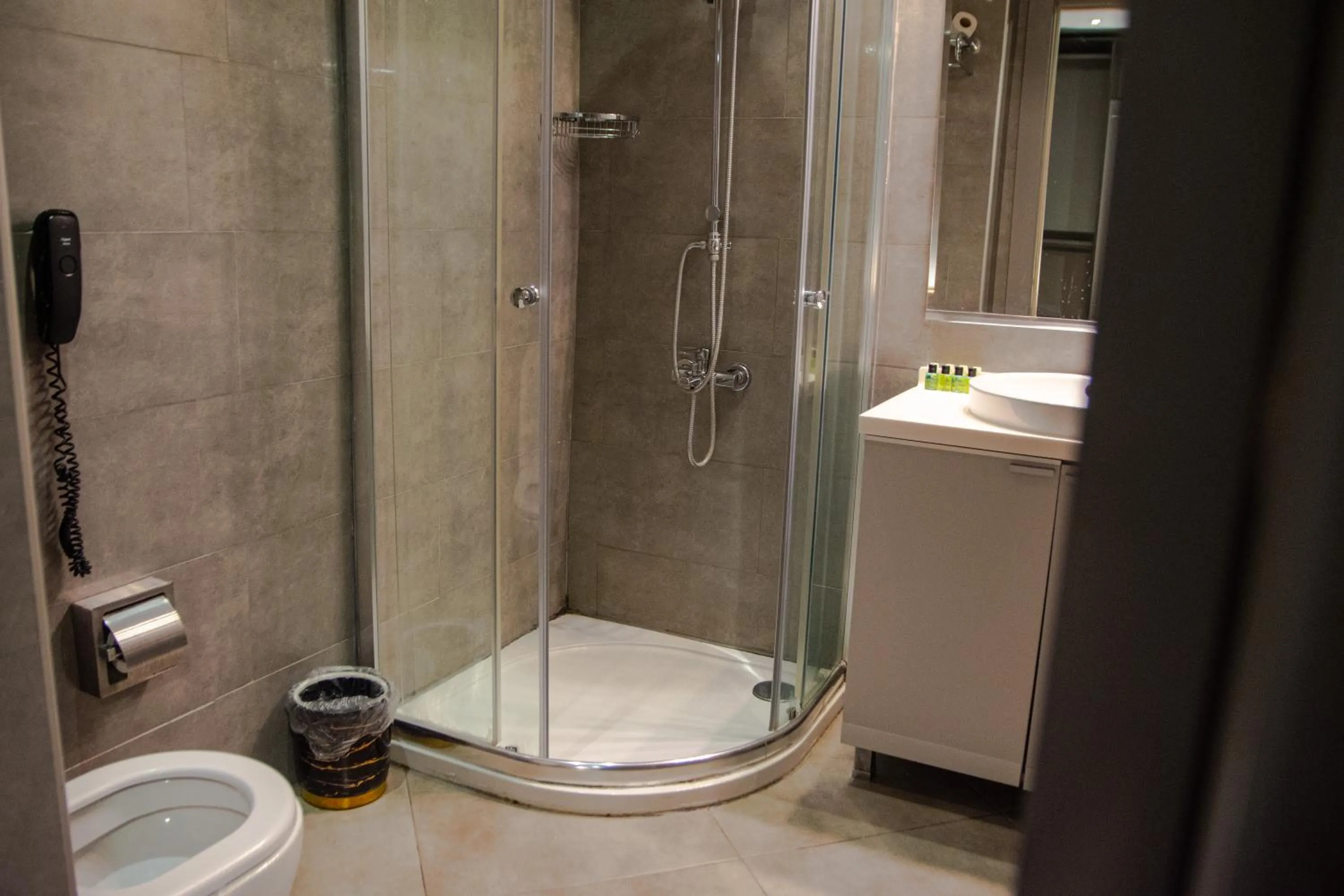 Shower in Star of İstanbul Residence