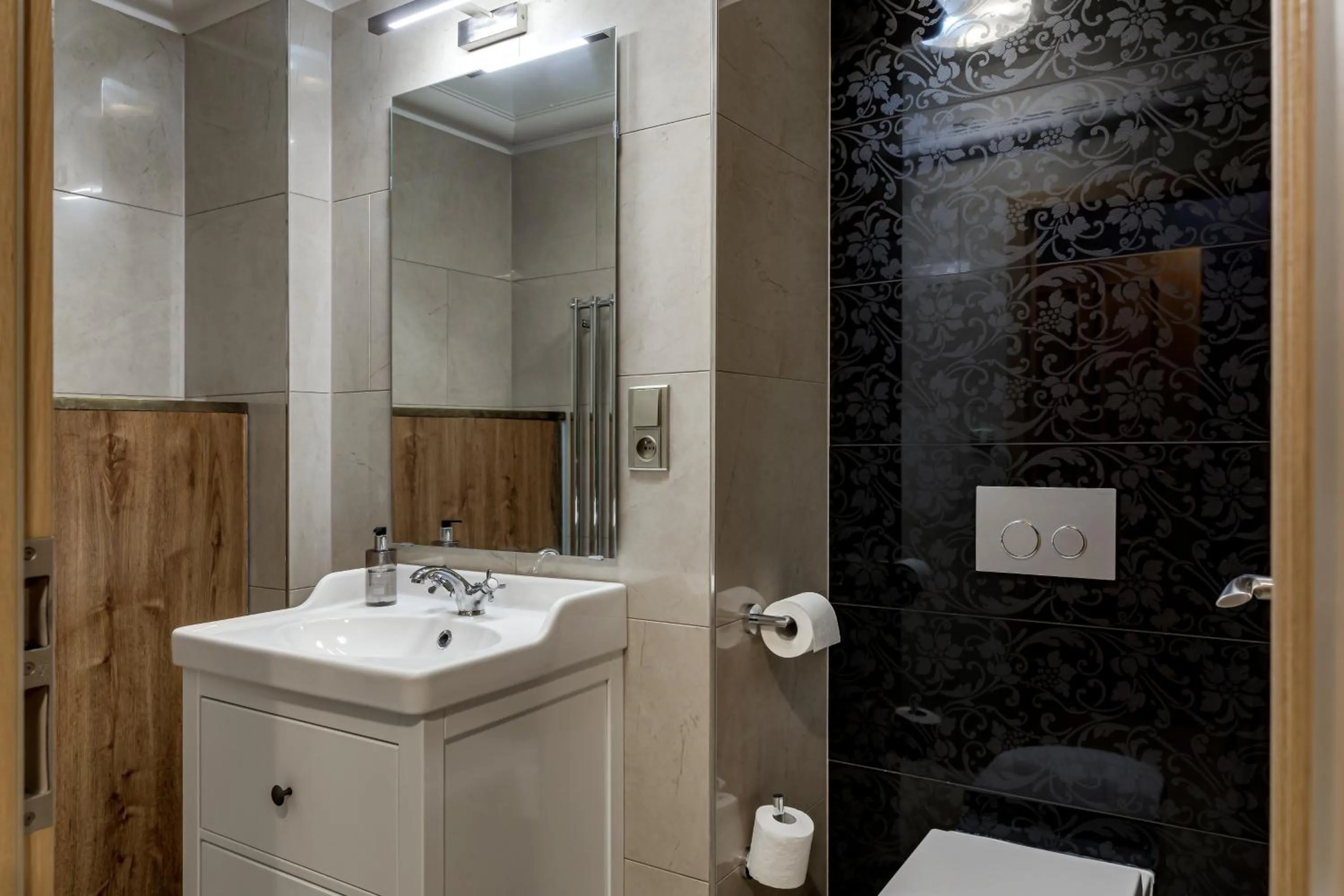 Toilet in Louren - The Bridge Inn