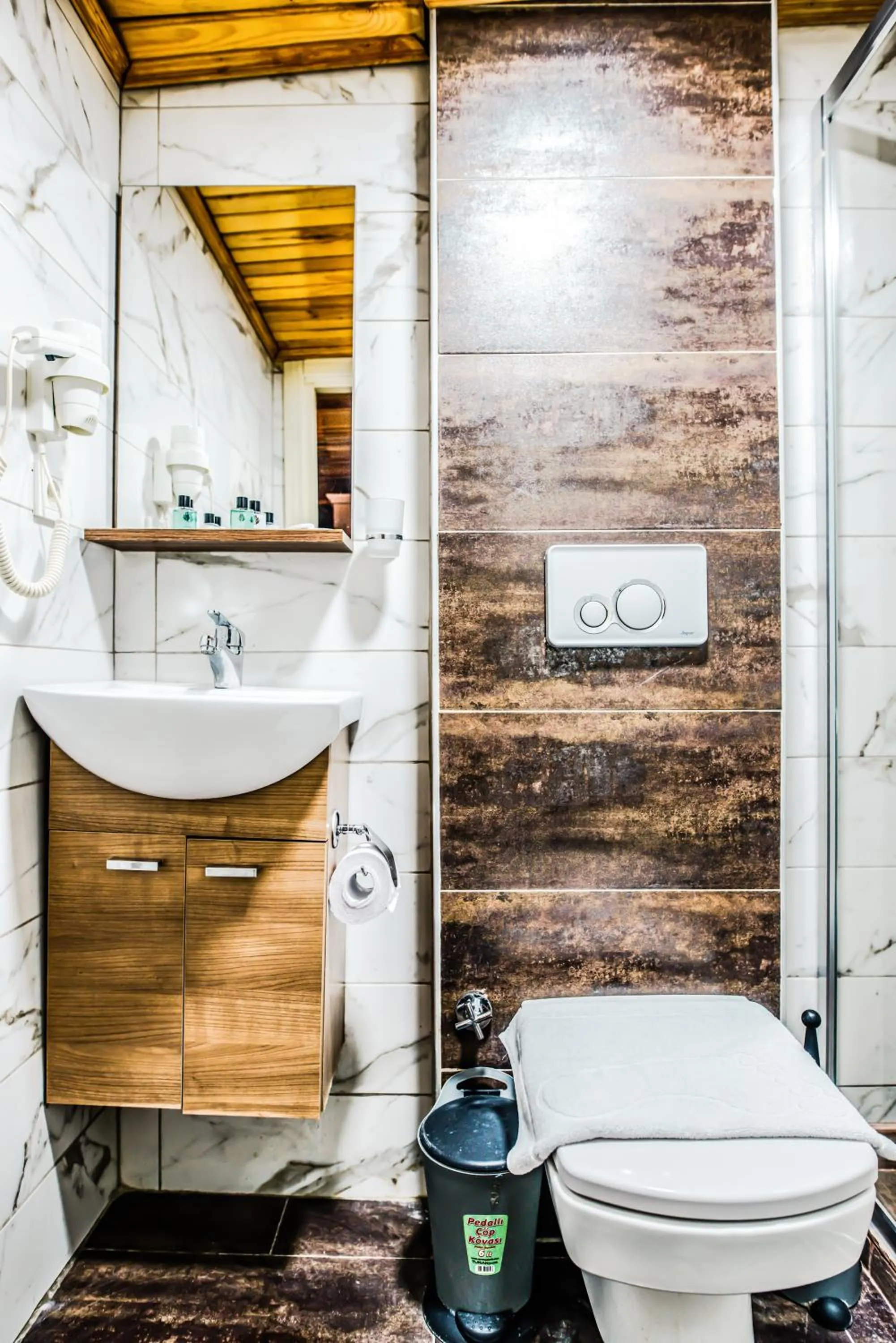 Bathroom in Lazz City Hotel