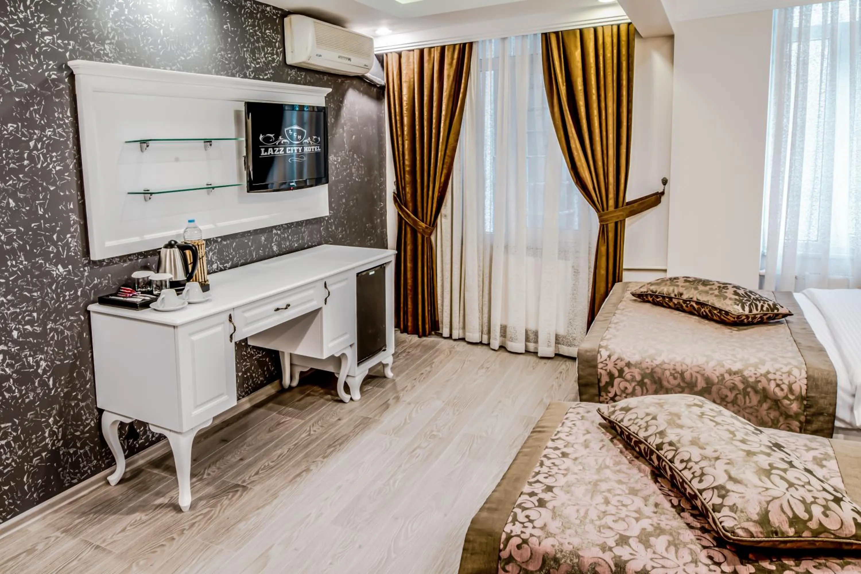 Bedroom, Bed in Lazz City Hotel