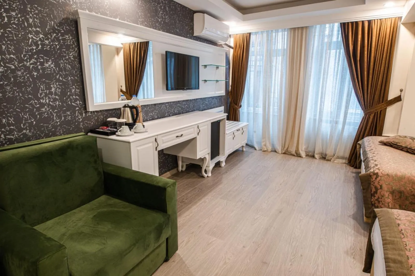 Bedroom, Bed in Lazz City Hotel