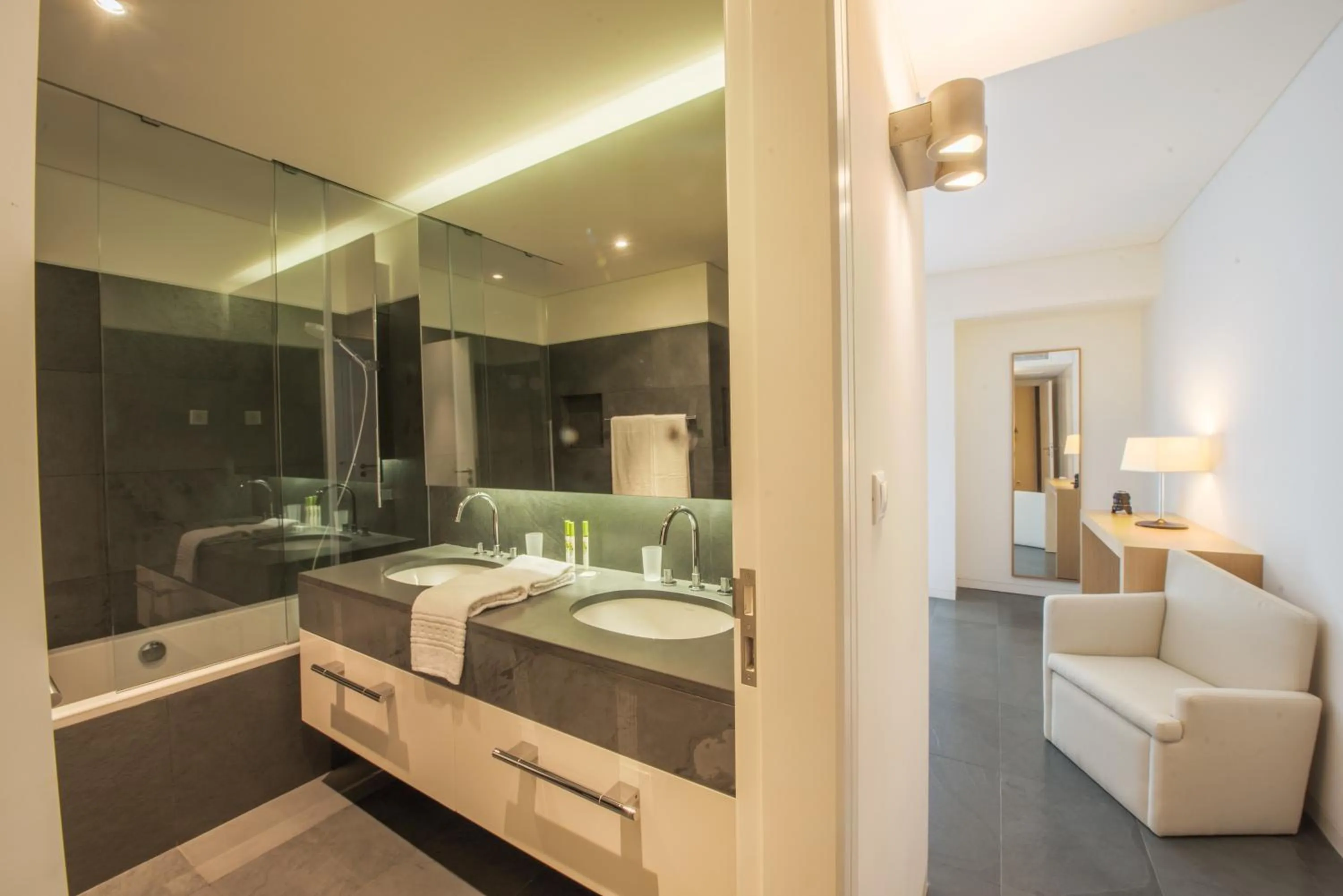 Bathroom in Troia Residence by The Editory - Apartamentos Ácala