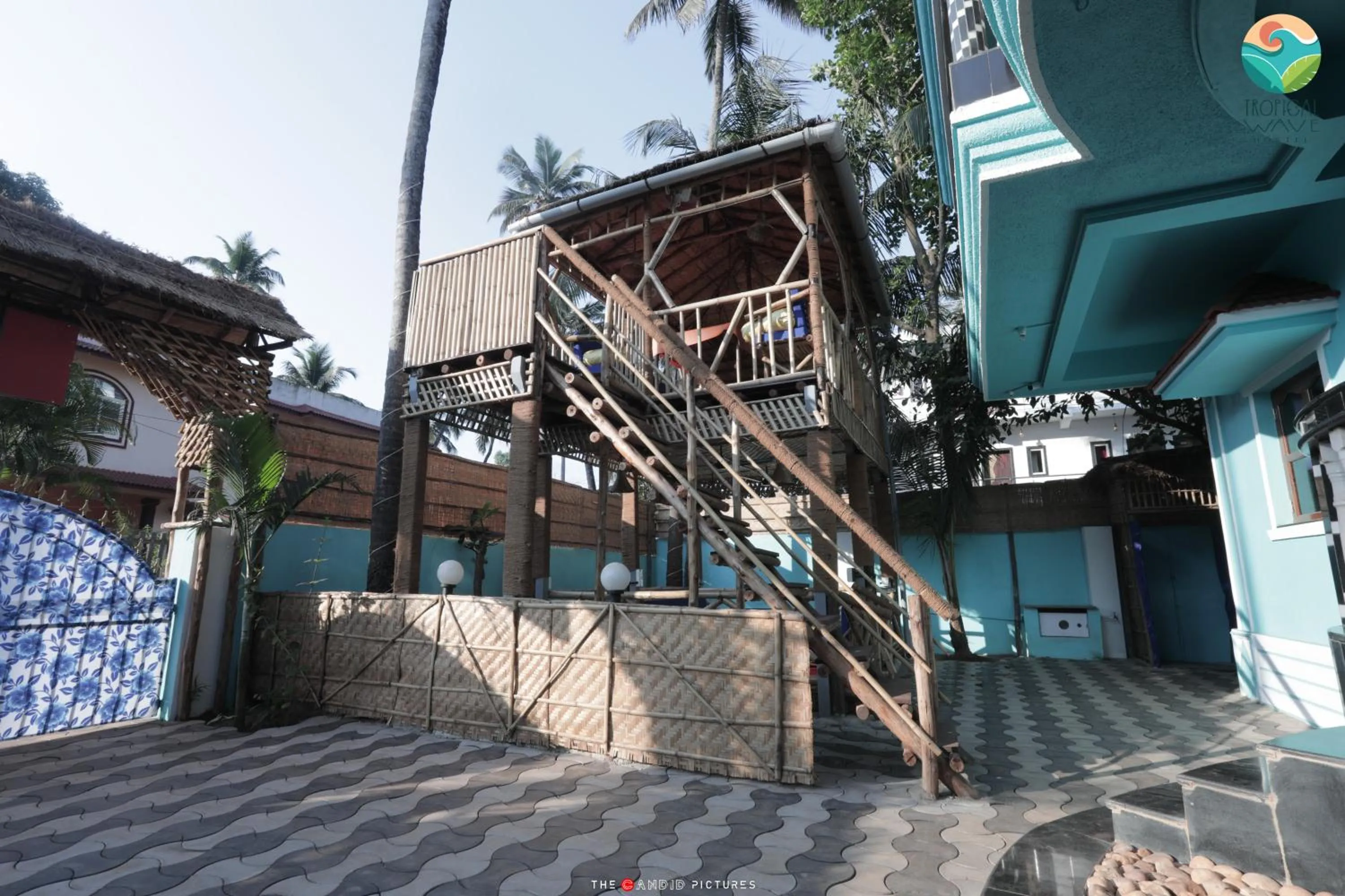 Restaurant/places to eat in Tropical Wave Hostel Morjim Goa